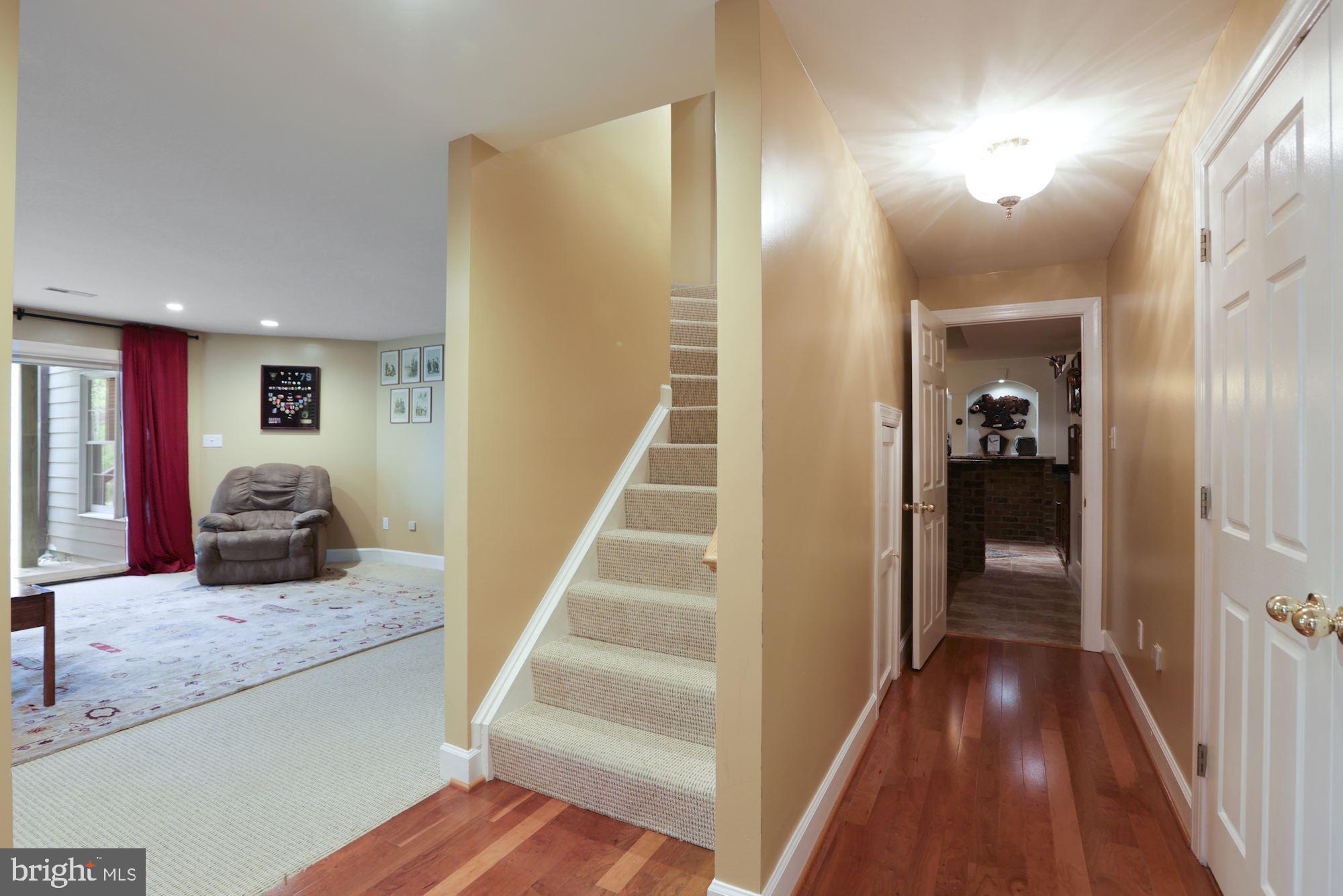 VIRGINIA RUN THE ESTATES - Residential