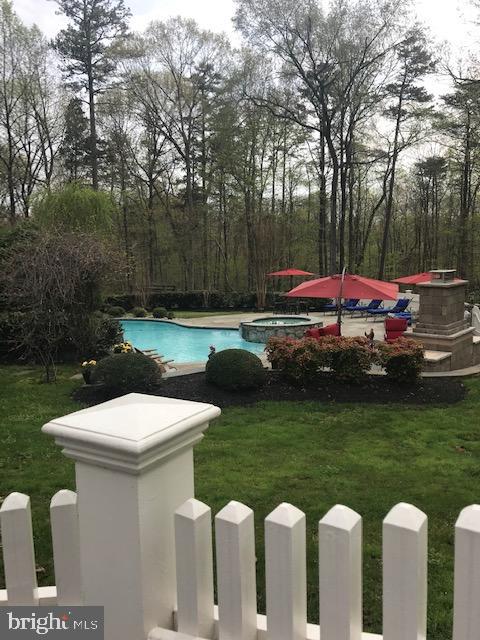 VIRGINIA RUN THE ESTATES - Residential