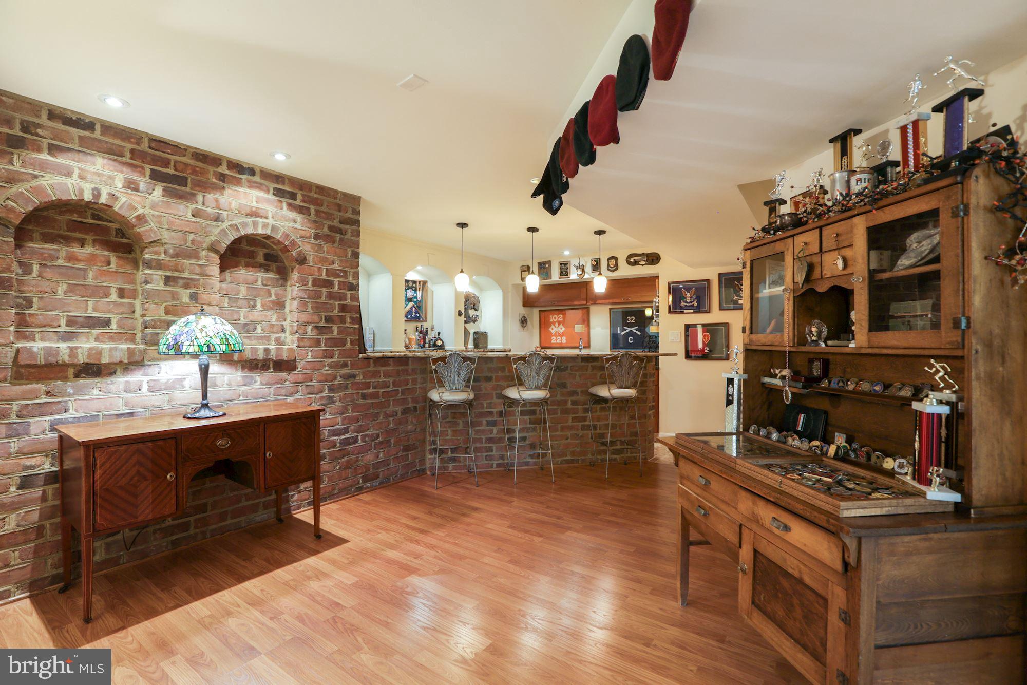 VIRGINIA RUN THE ESTATES - Residential