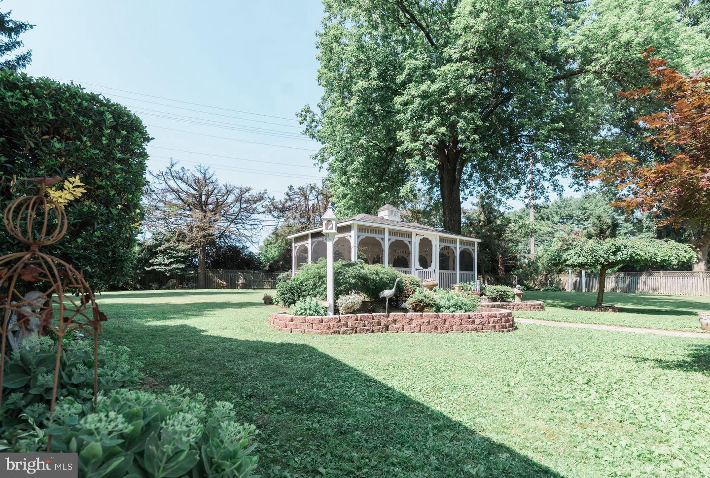 COLONIAL ACRES - Residential Lease