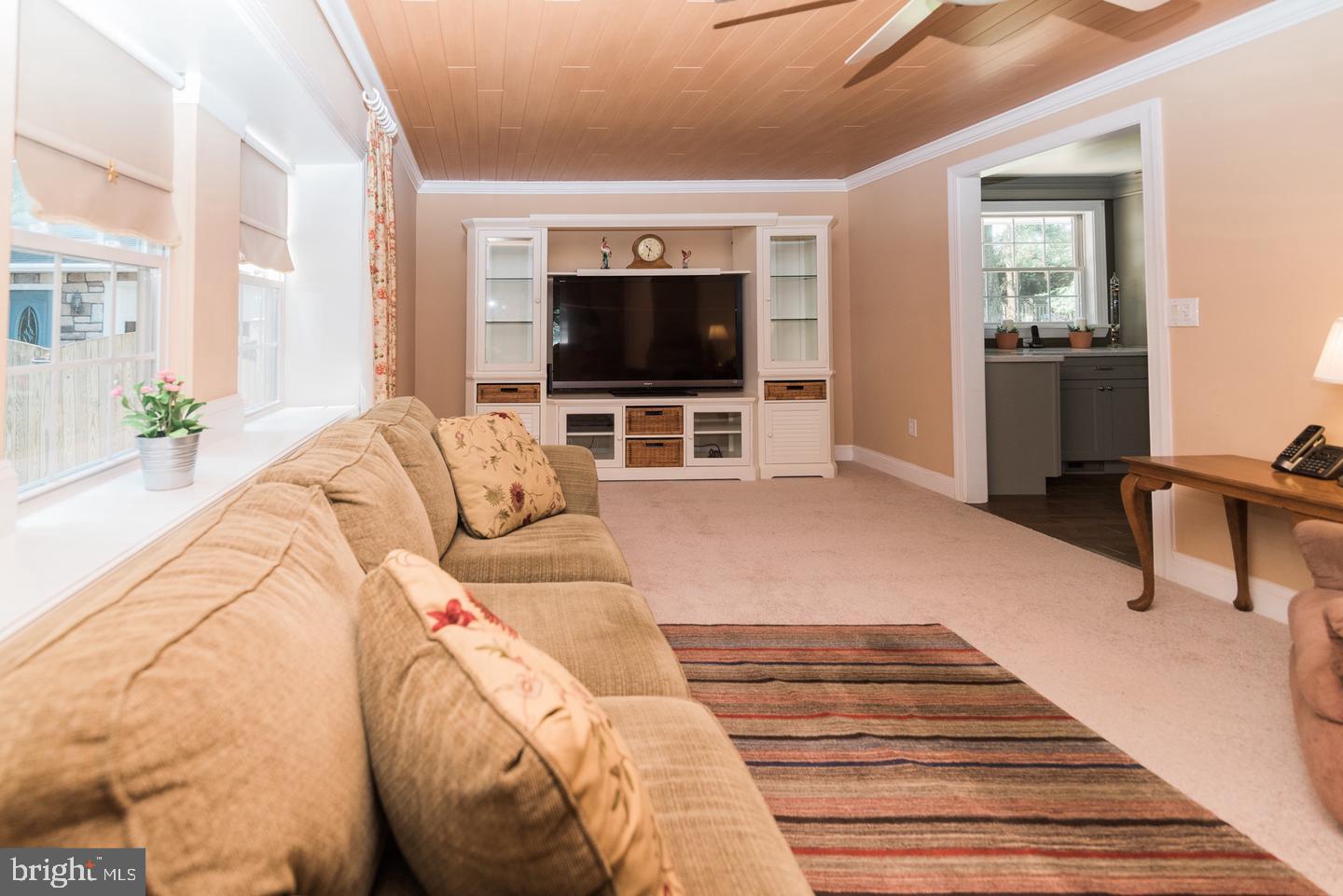 COLONIAL ACRES - Residential Lease
