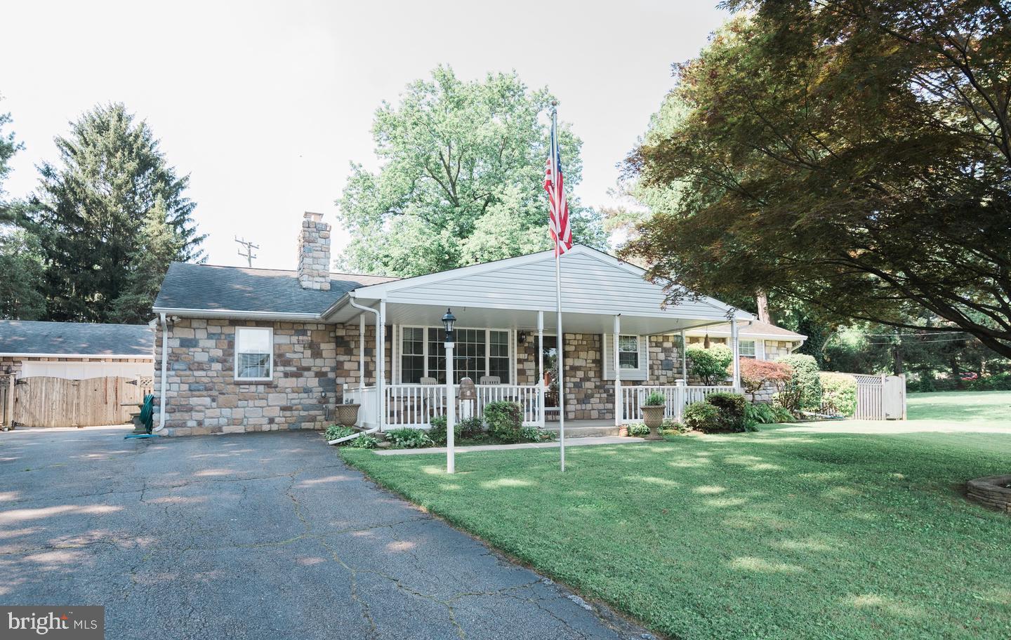 COLONIAL ACRES - Residential Lease