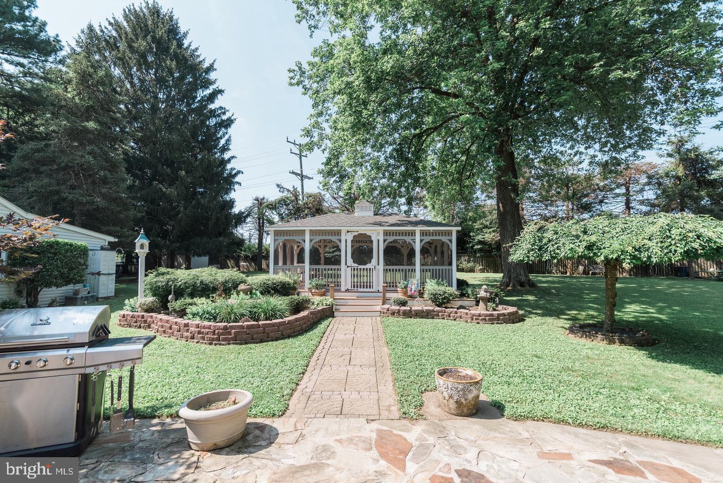COLONIAL ACRES - Residential Lease
