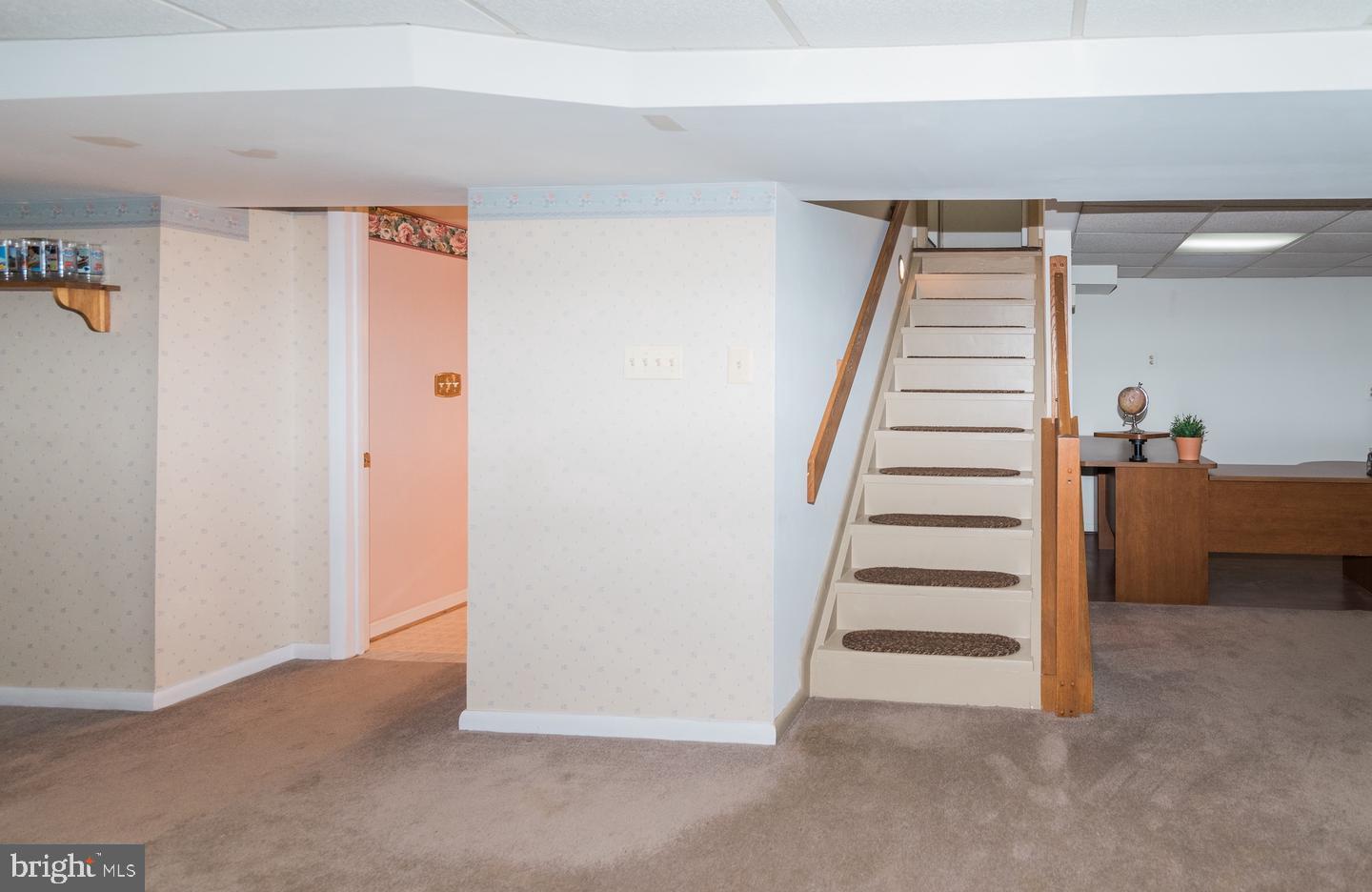 COLONIAL ACRES - Residential Lease