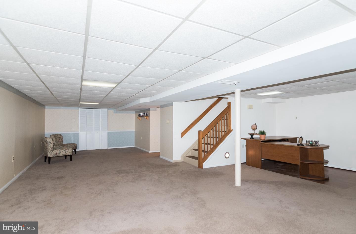 COLONIAL ACRES - Residential Lease
