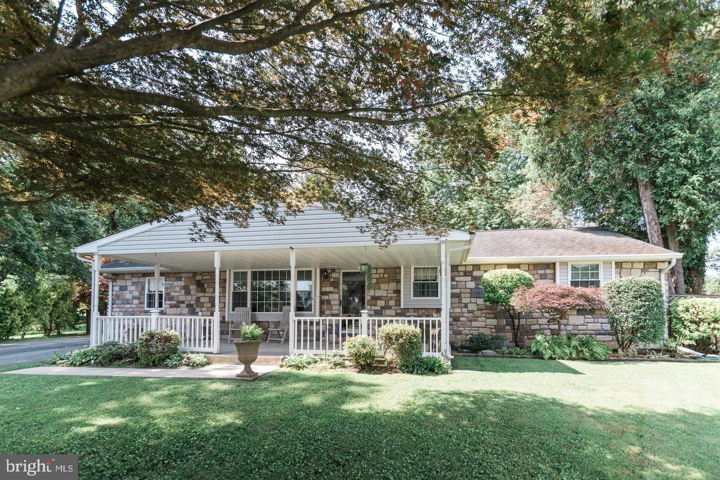 COLONIAL ACRES - Residential Lease
