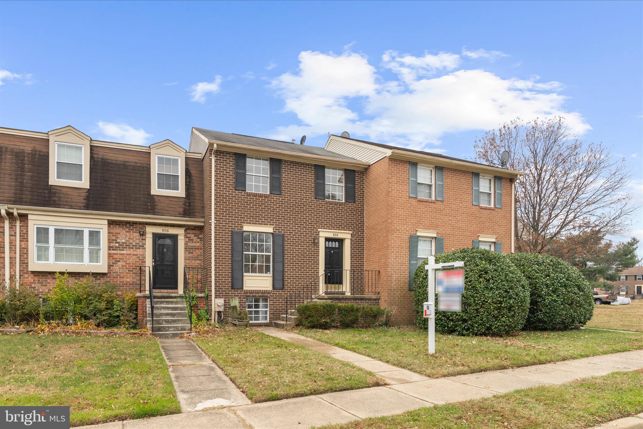 808 DE FRANCEAUX WAY