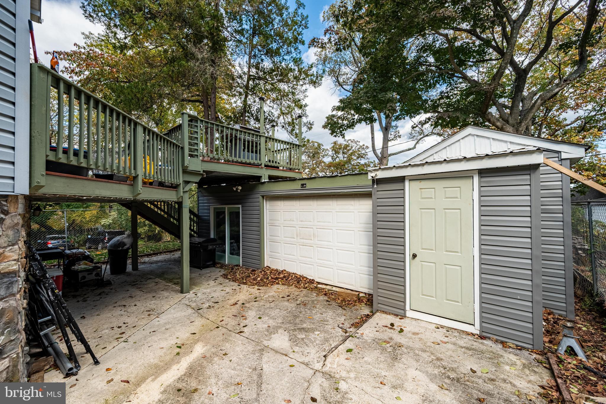 LARCHMONT - Residential