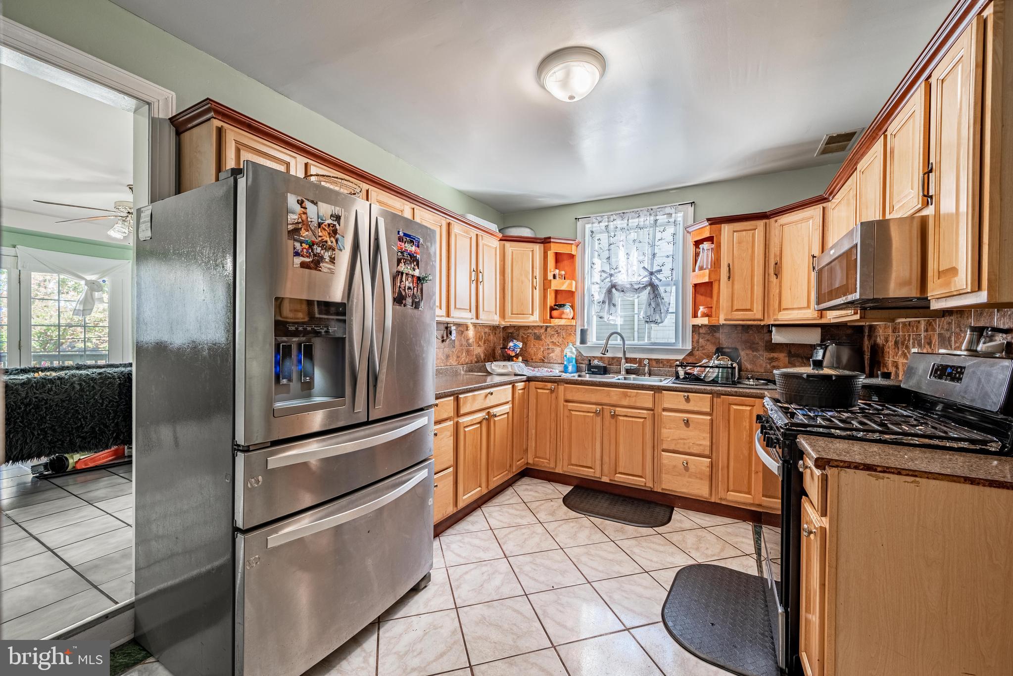 LARCHMONT - Residential