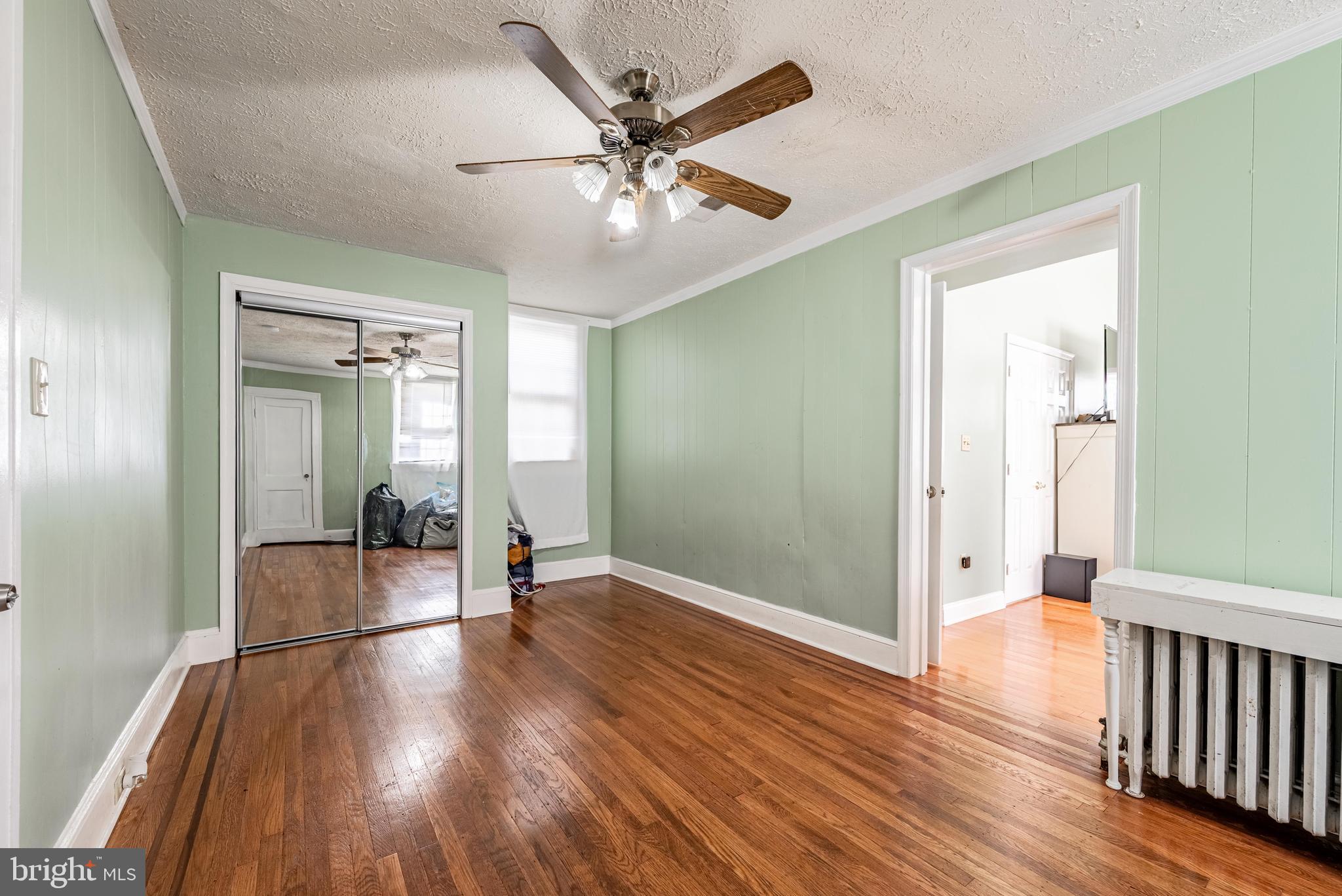 LARCHMONT - Residential