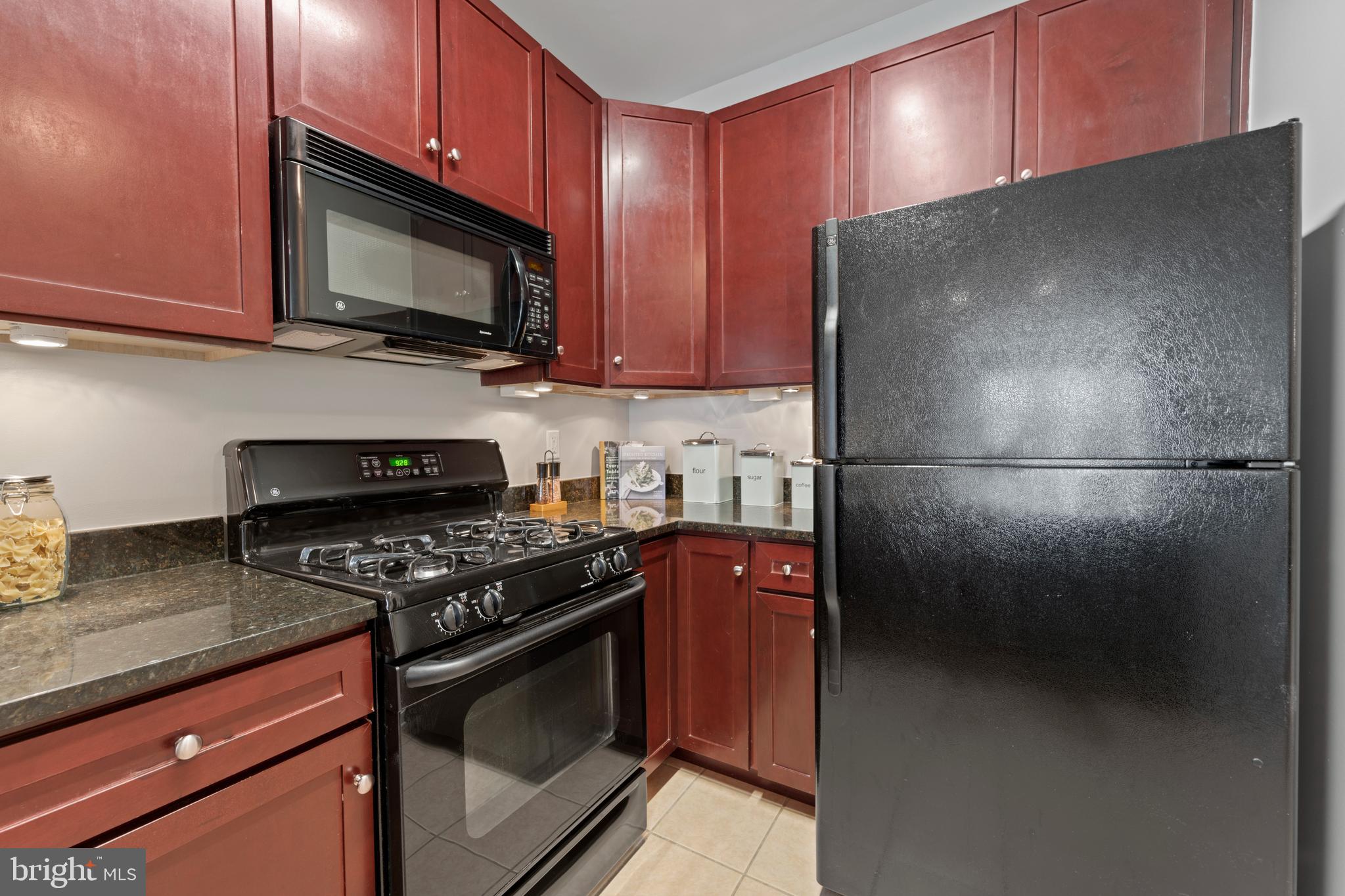 8045 AT SILVER SPRING METRO - Residential