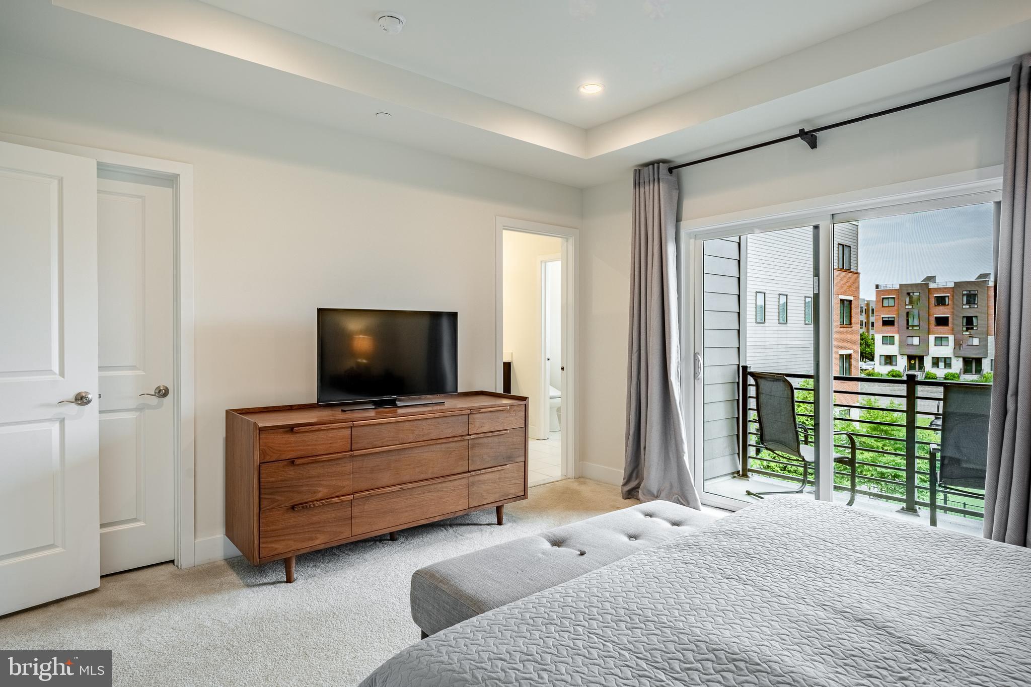 BROWNSTONES AT VF - Residential