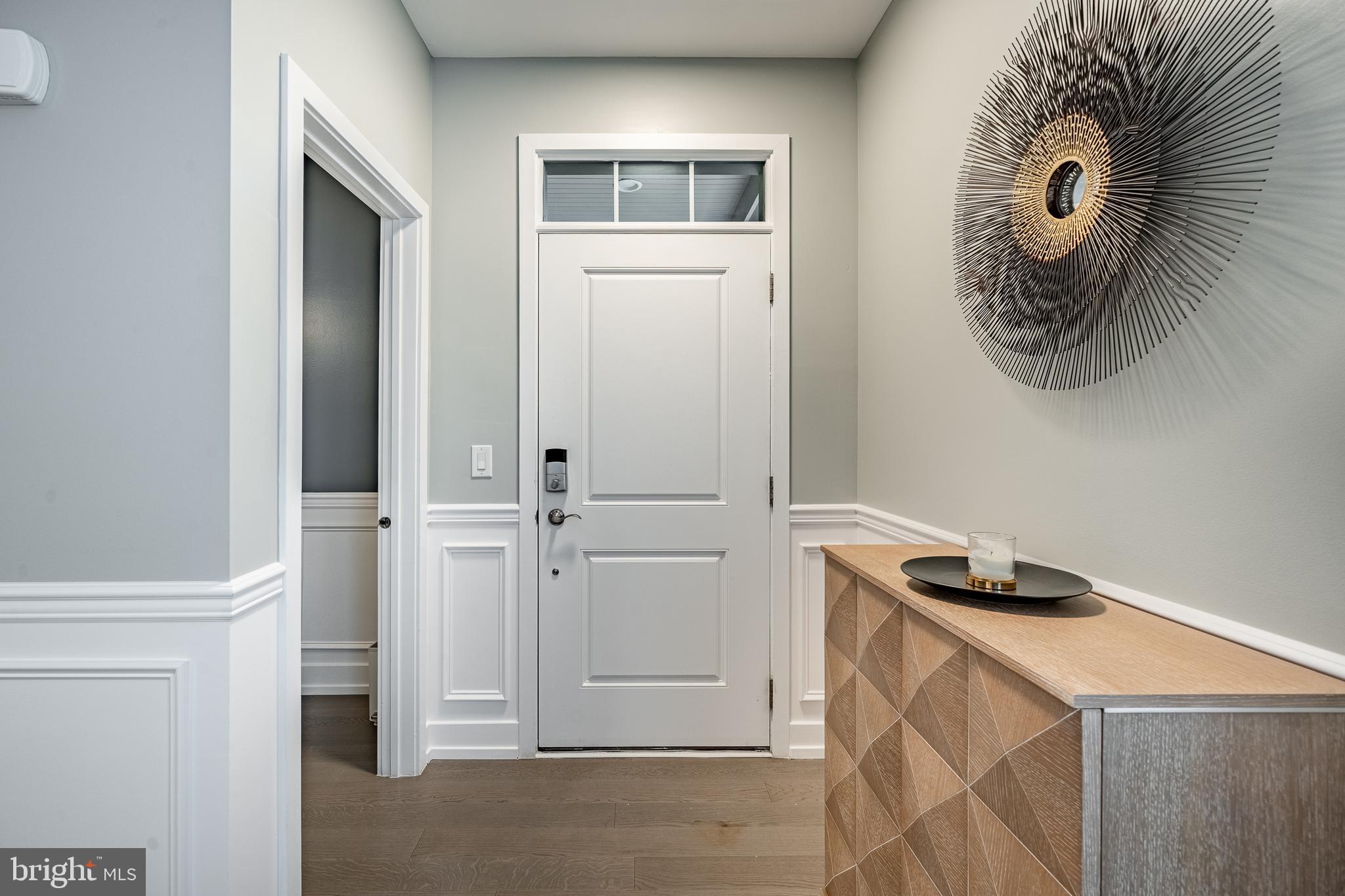 1009 LAKEVIEW COURT 1009