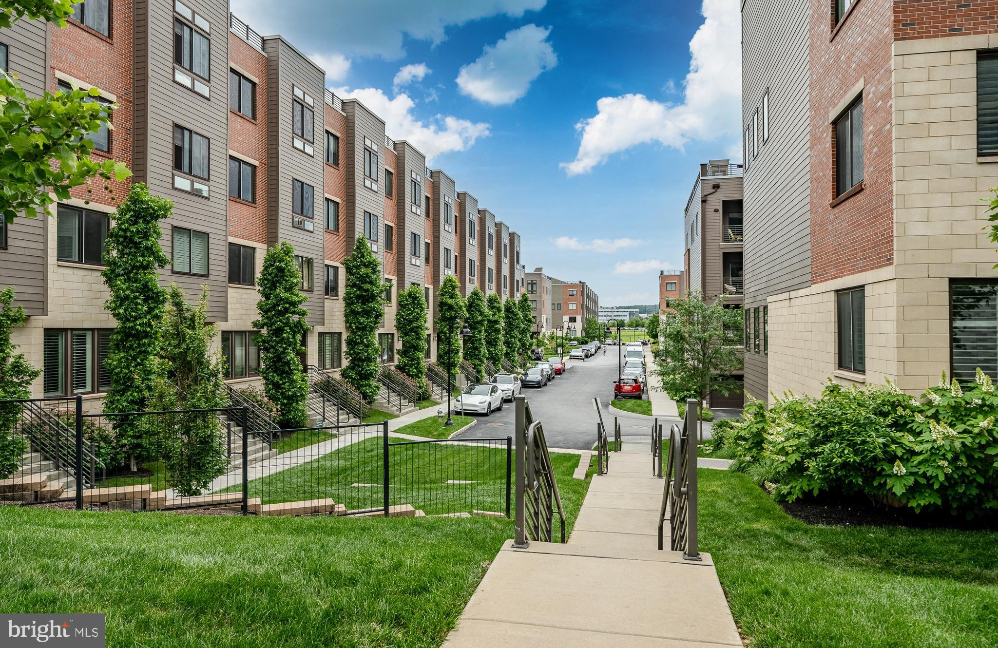 BROWNSTONES AT VF - Residential