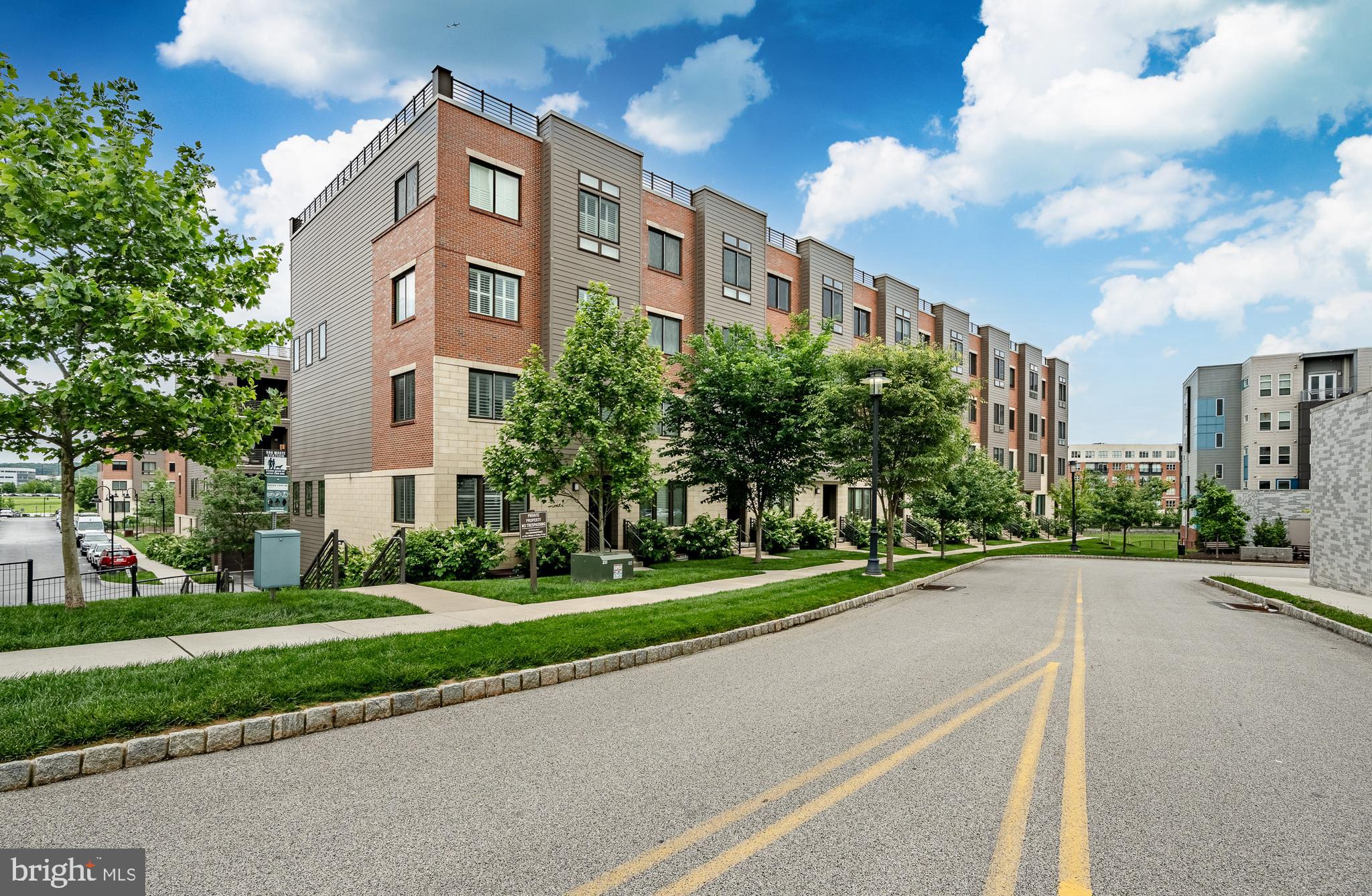 BROWNSTONES AT VF - Residential