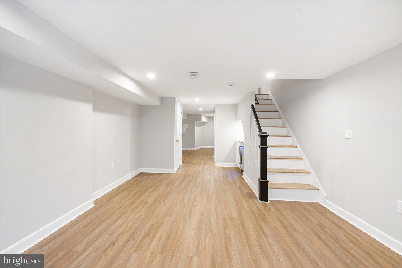 SANDTOWN-WINCHESTER - Residential