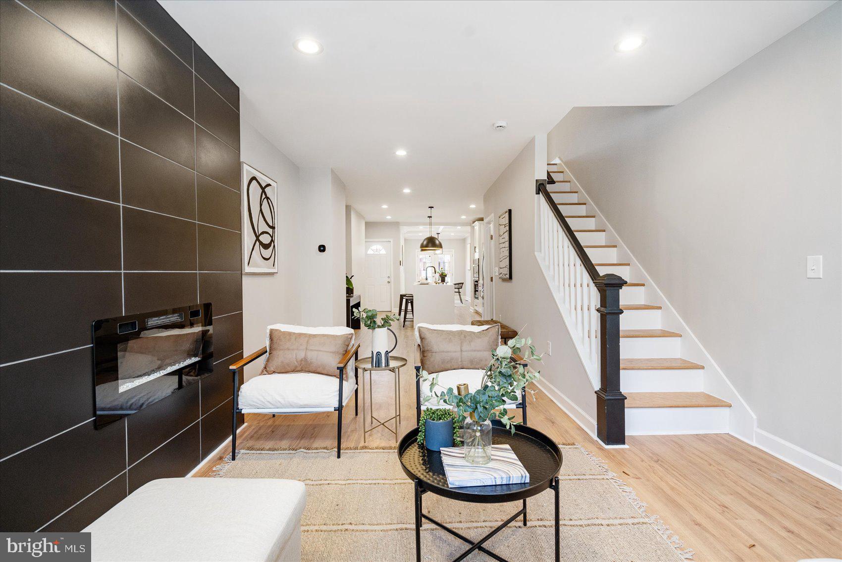 SANDTOWN-WINCHESTER - Residential