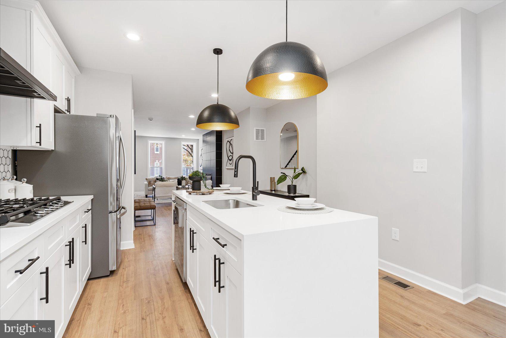 SANDTOWN-WINCHESTER - Residential