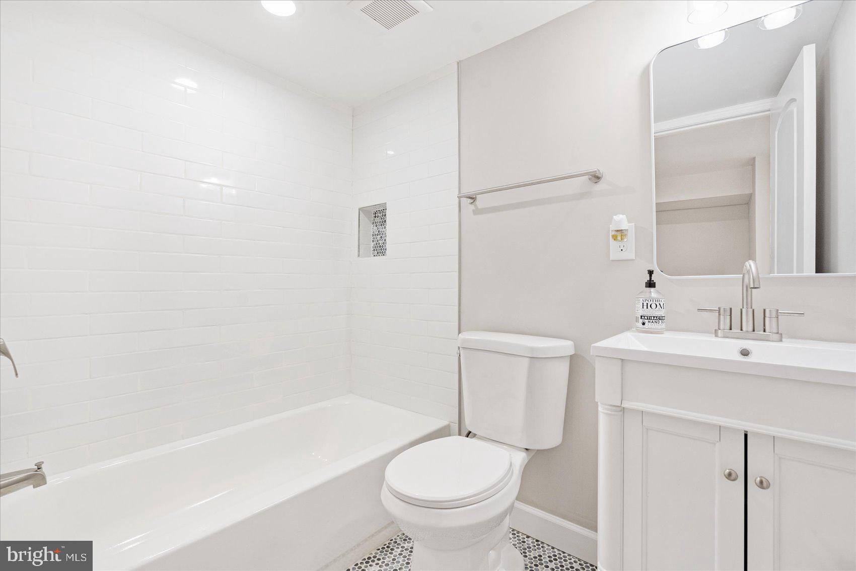 SANDTOWN-WINCHESTER - Residential