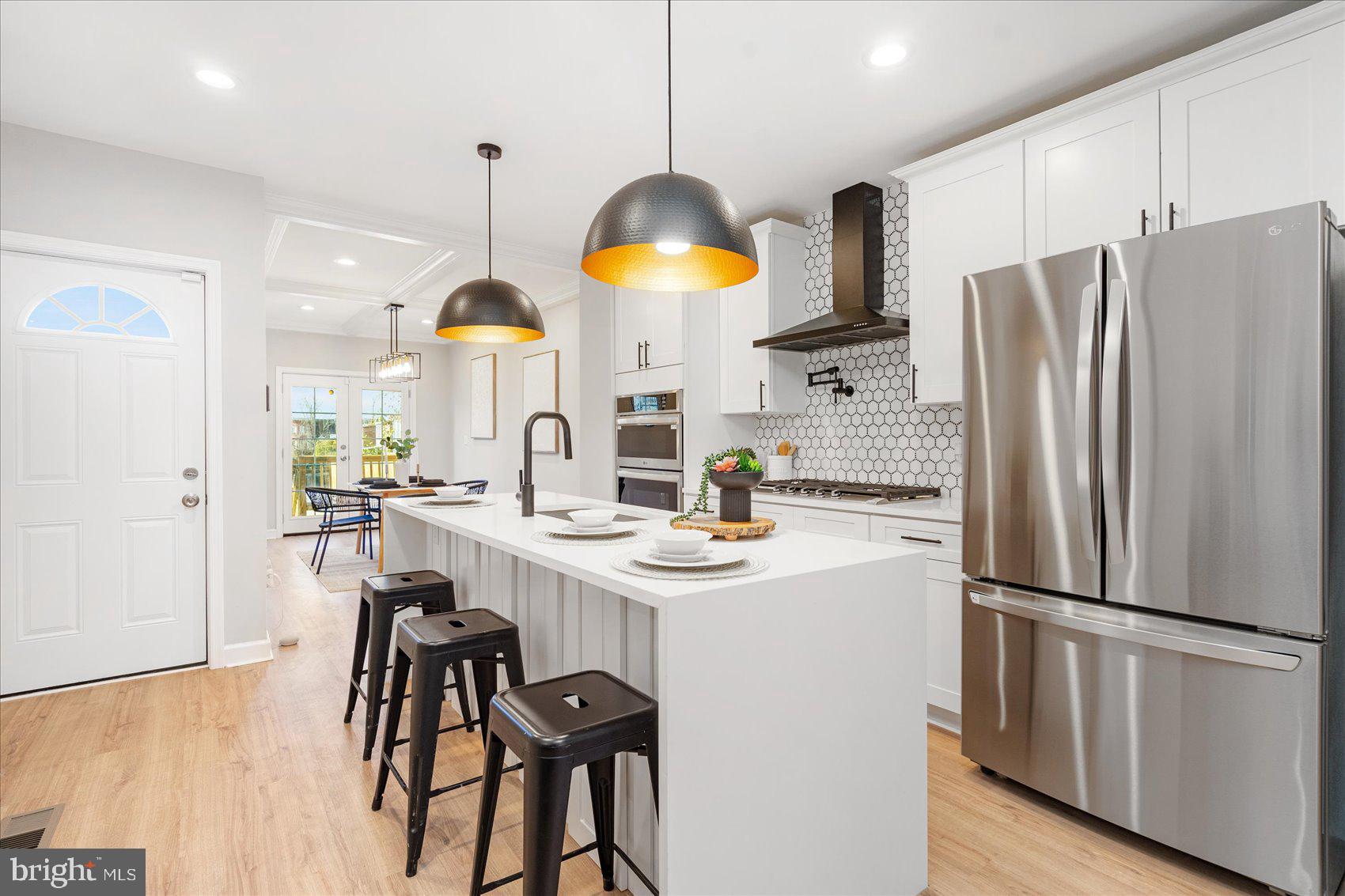 SANDTOWN-WINCHESTER - Residential