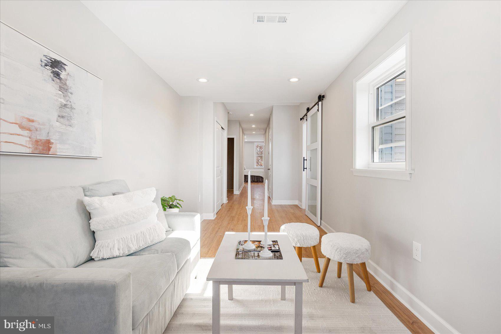 SANDTOWN-WINCHESTER - Residential