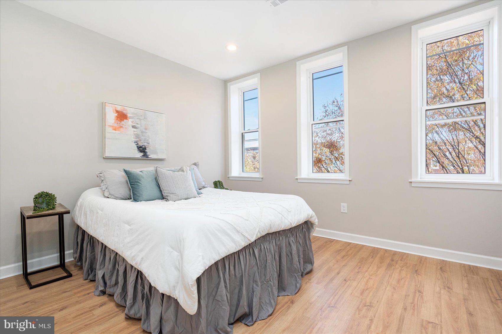 SANDTOWN-WINCHESTER - Residential