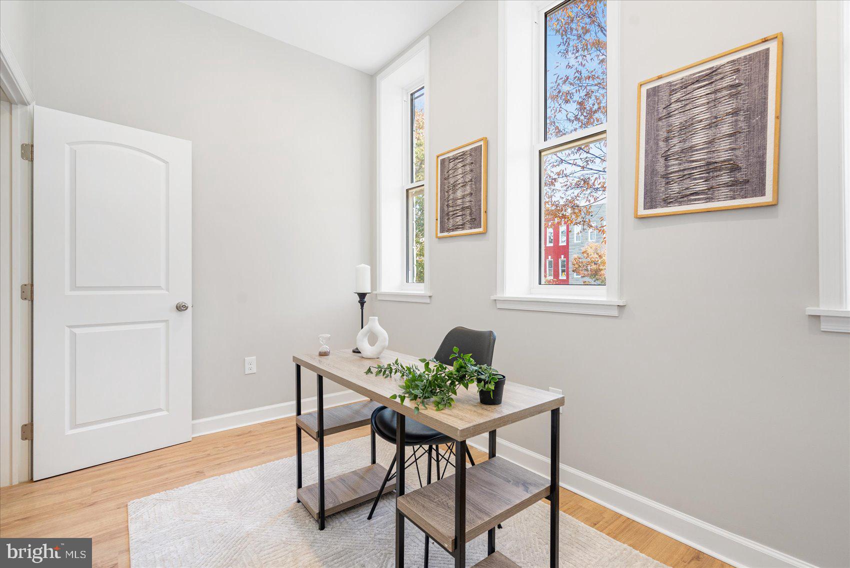 SANDTOWN-WINCHESTER - Residential