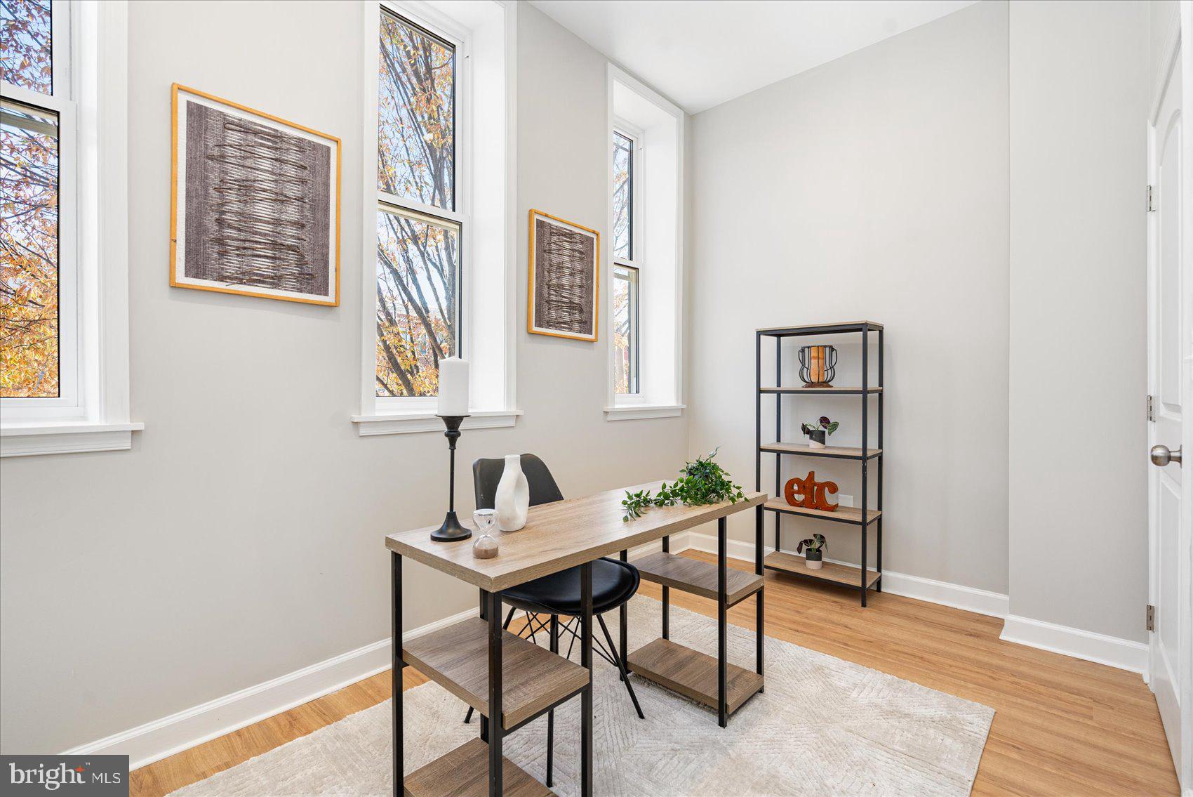 SANDTOWN-WINCHESTER - Residential