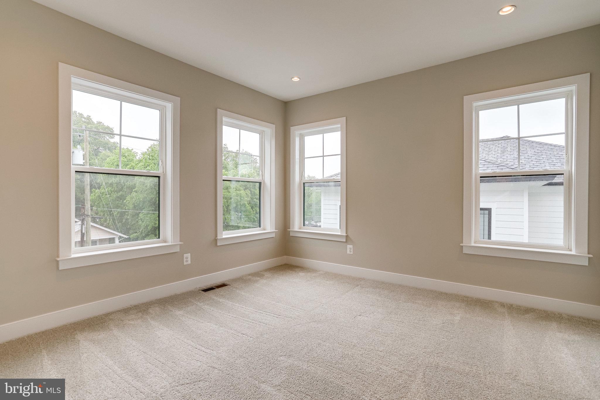 SCHUTT ESTATE - Residential