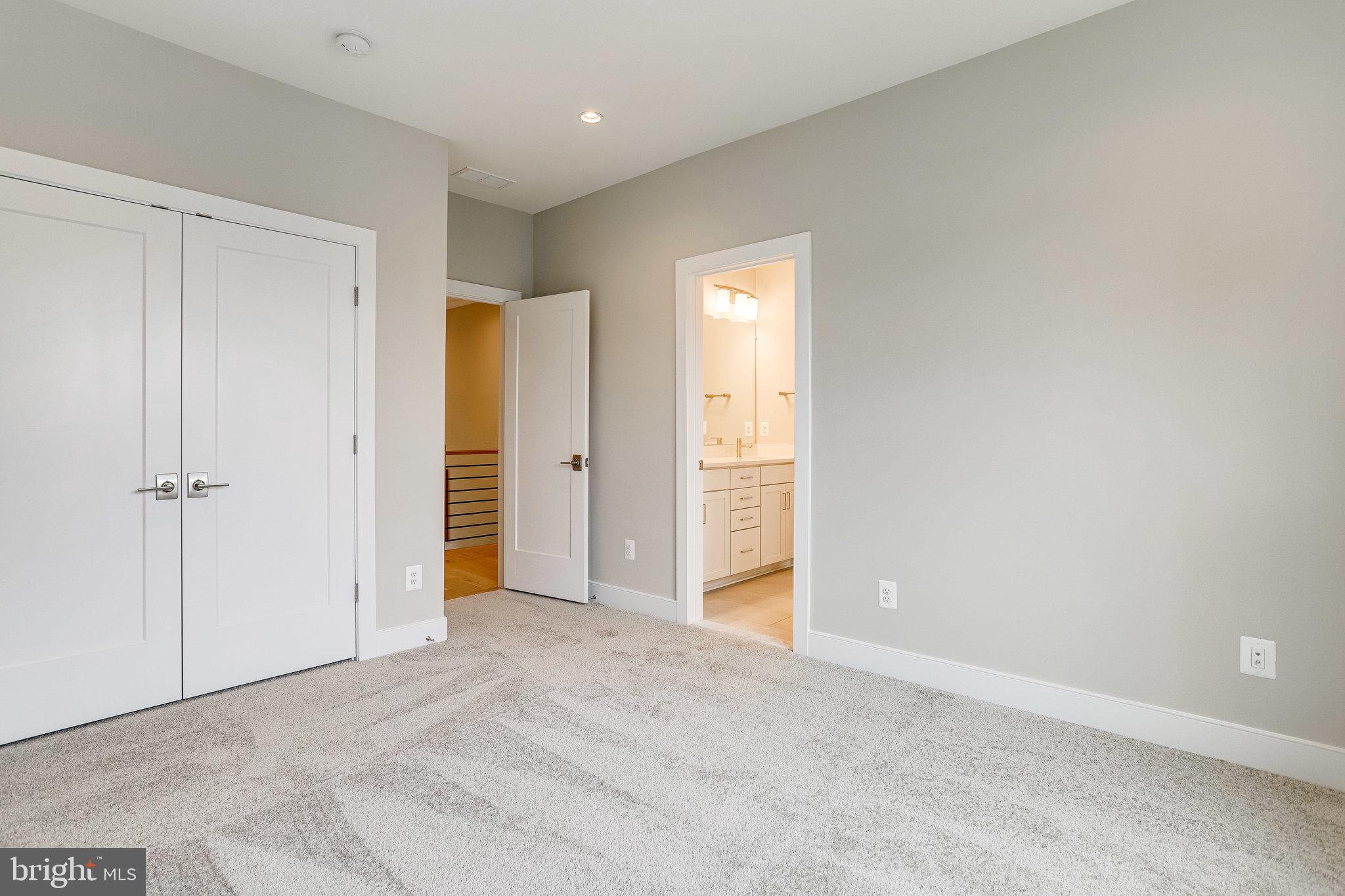 SCHUTT ESTATE - Residential