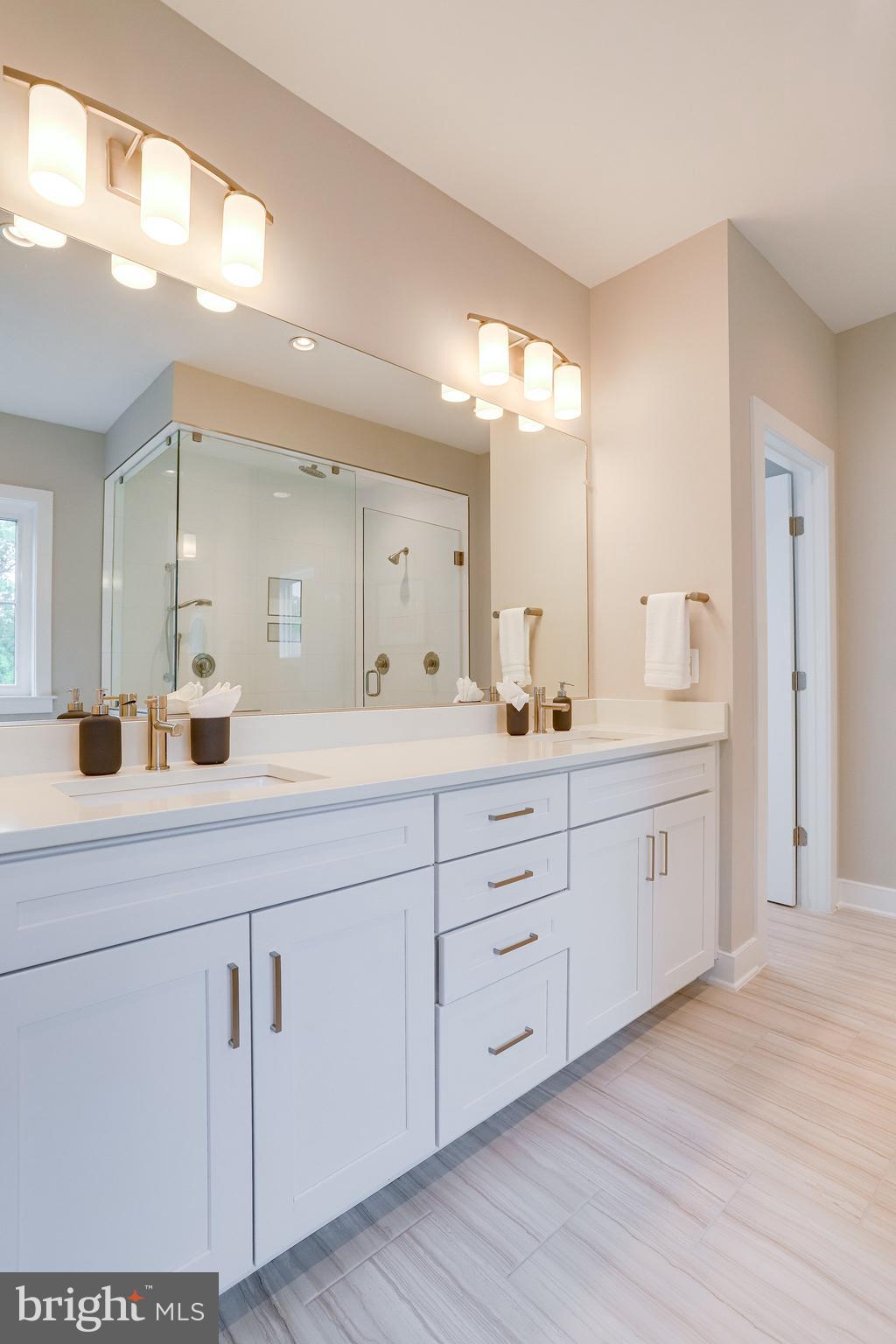 SCHUTT ESTATE - Residential