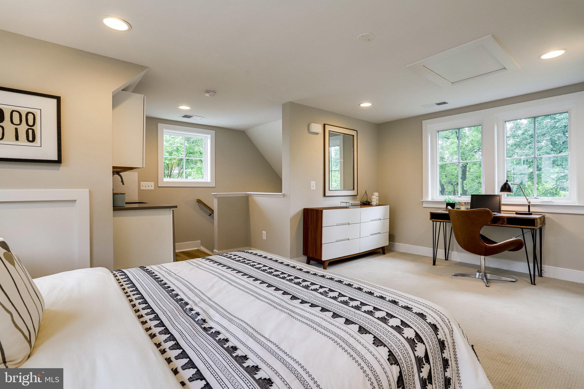 SCHUTT ESTATE - Residential