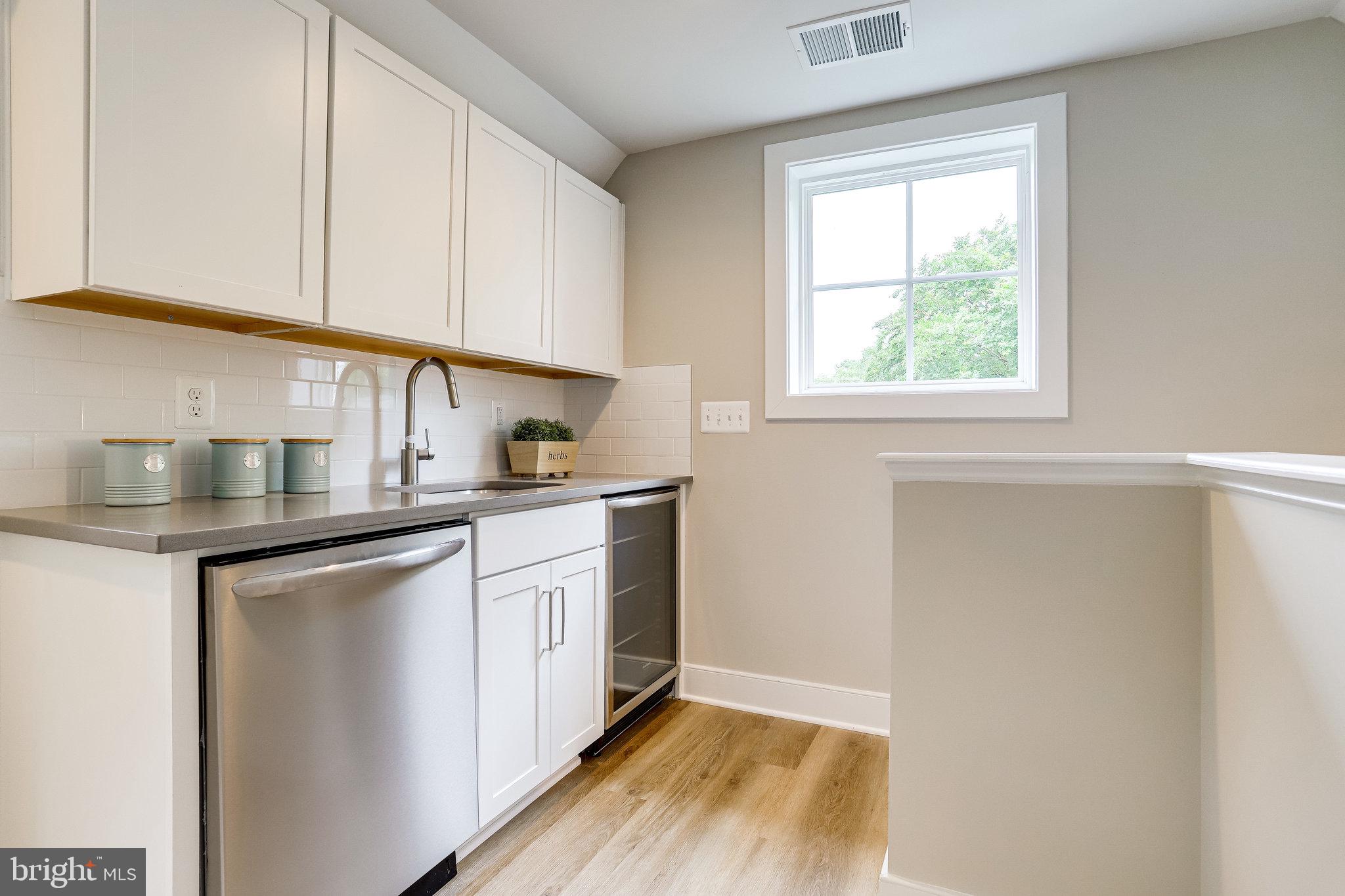 SCHUTT ESTATE - Residential