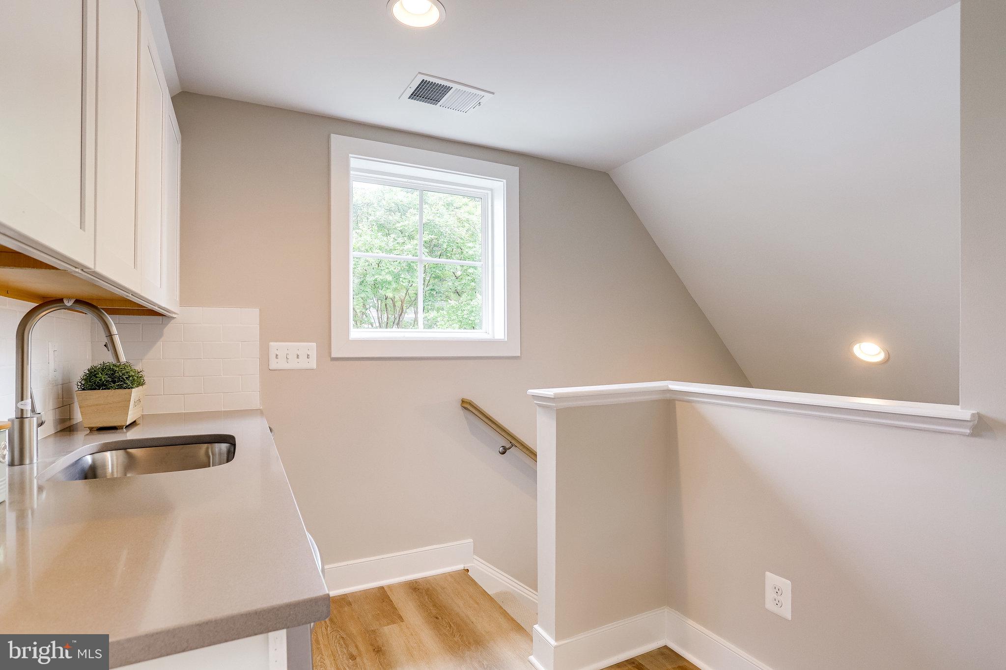 SCHUTT ESTATE - Residential