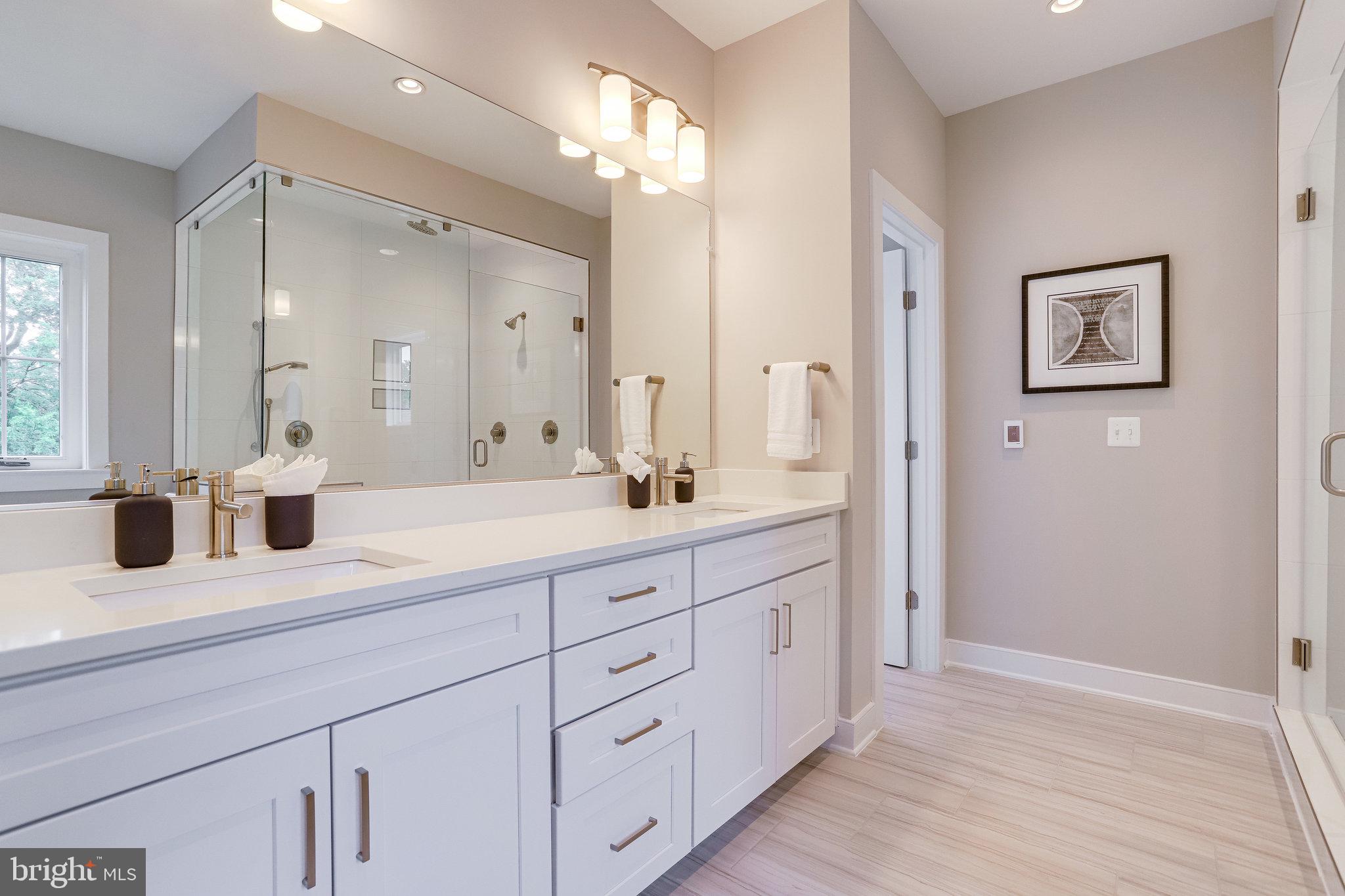 SCHUTT ESTATE - Residential