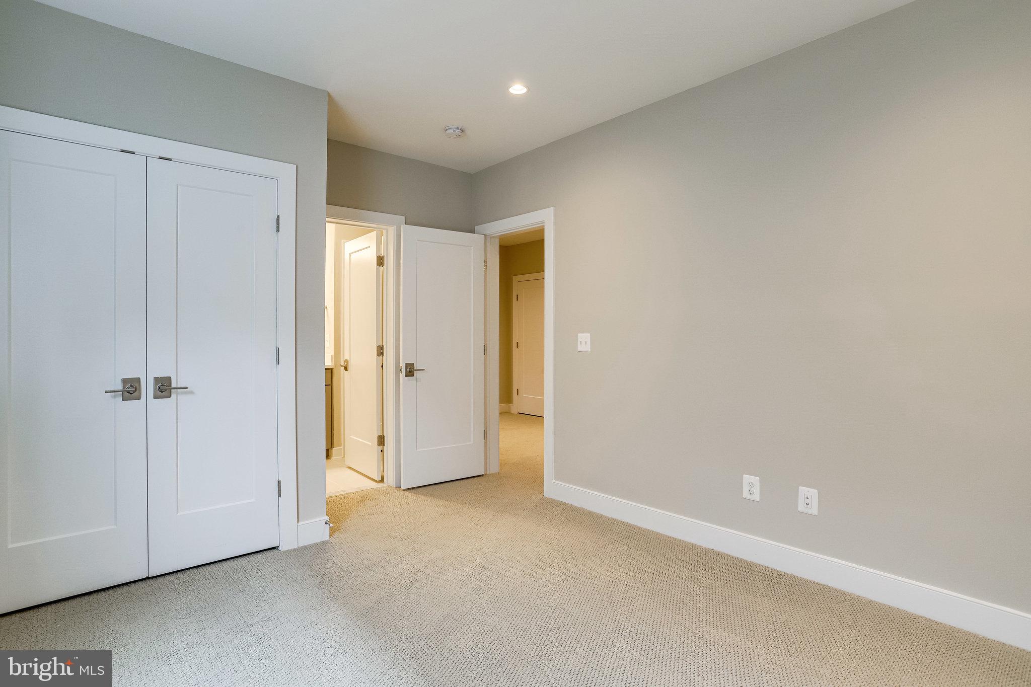 SCHUTT ESTATE - Residential