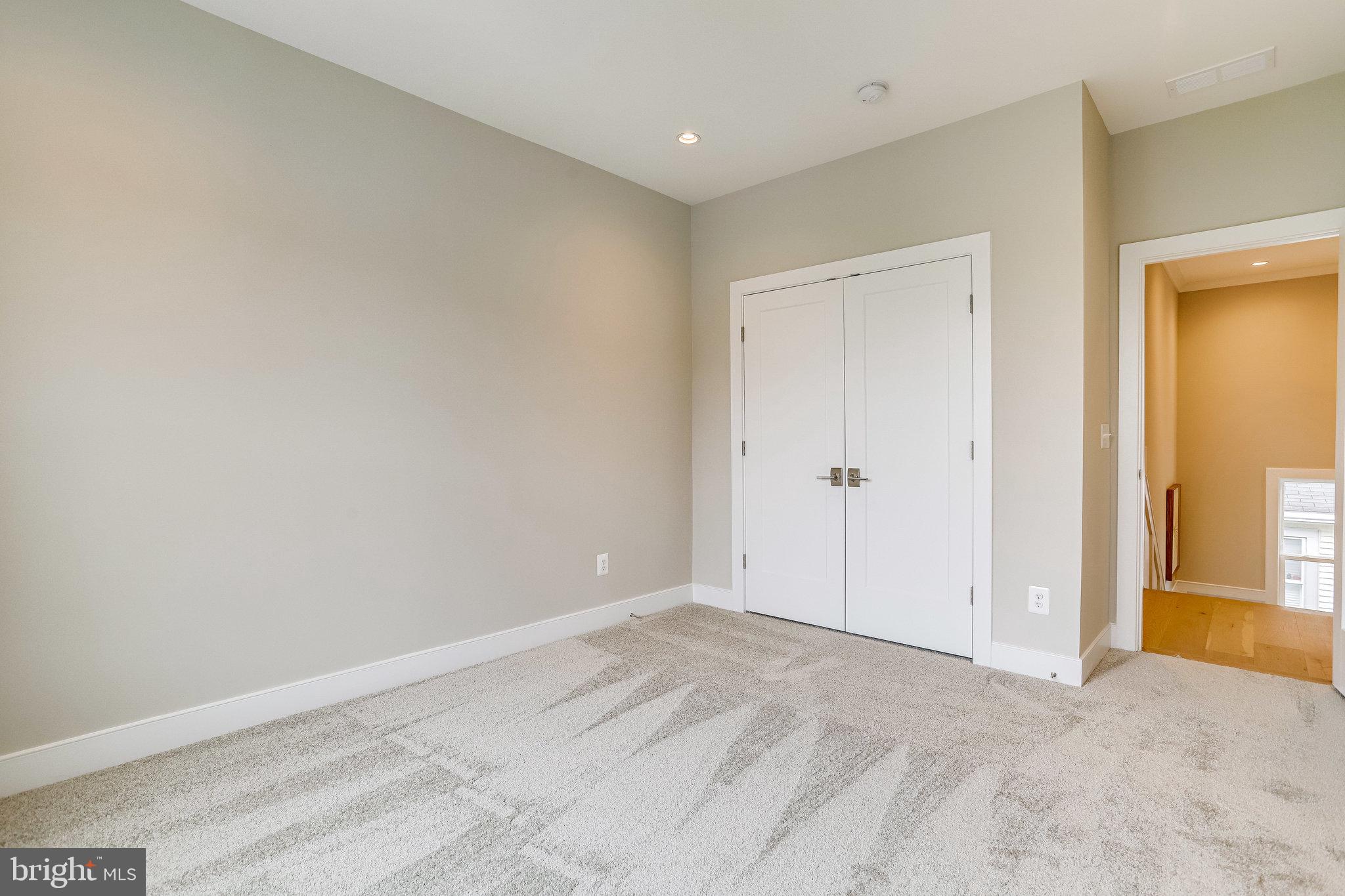 SCHUTT ESTATE - Residential