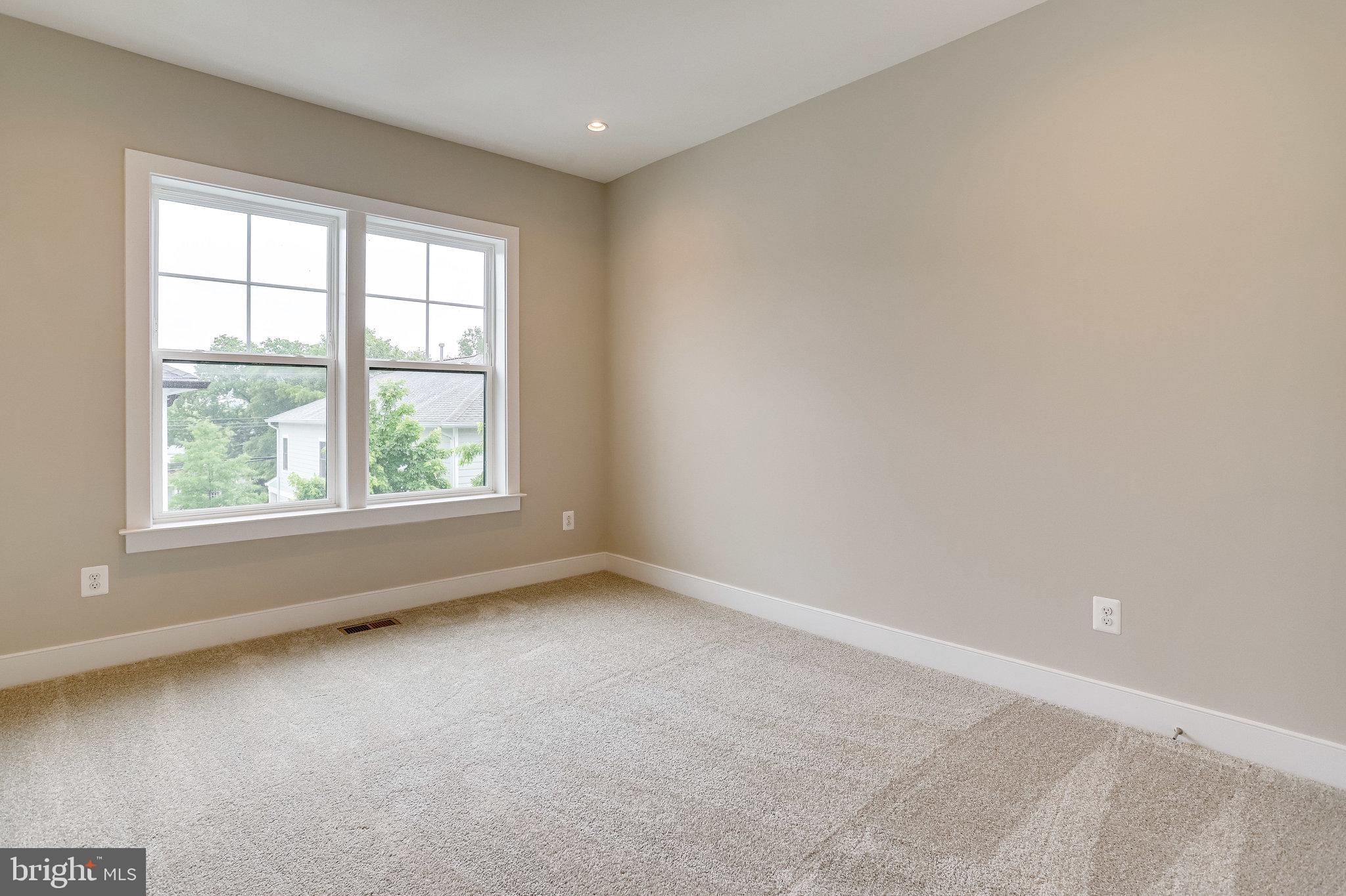 SCHUTT ESTATE - Residential