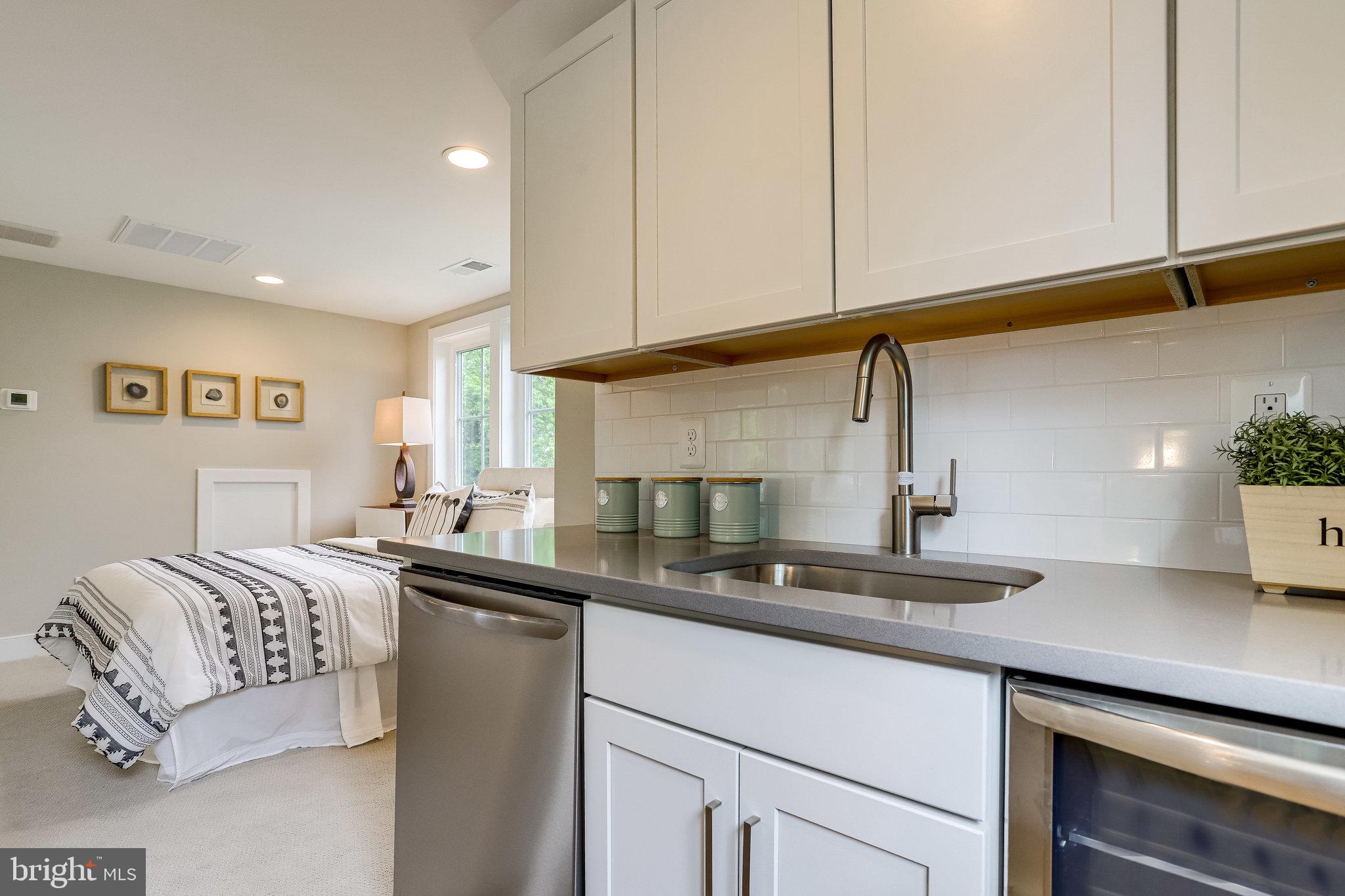 SCHUTT ESTATE - Residential