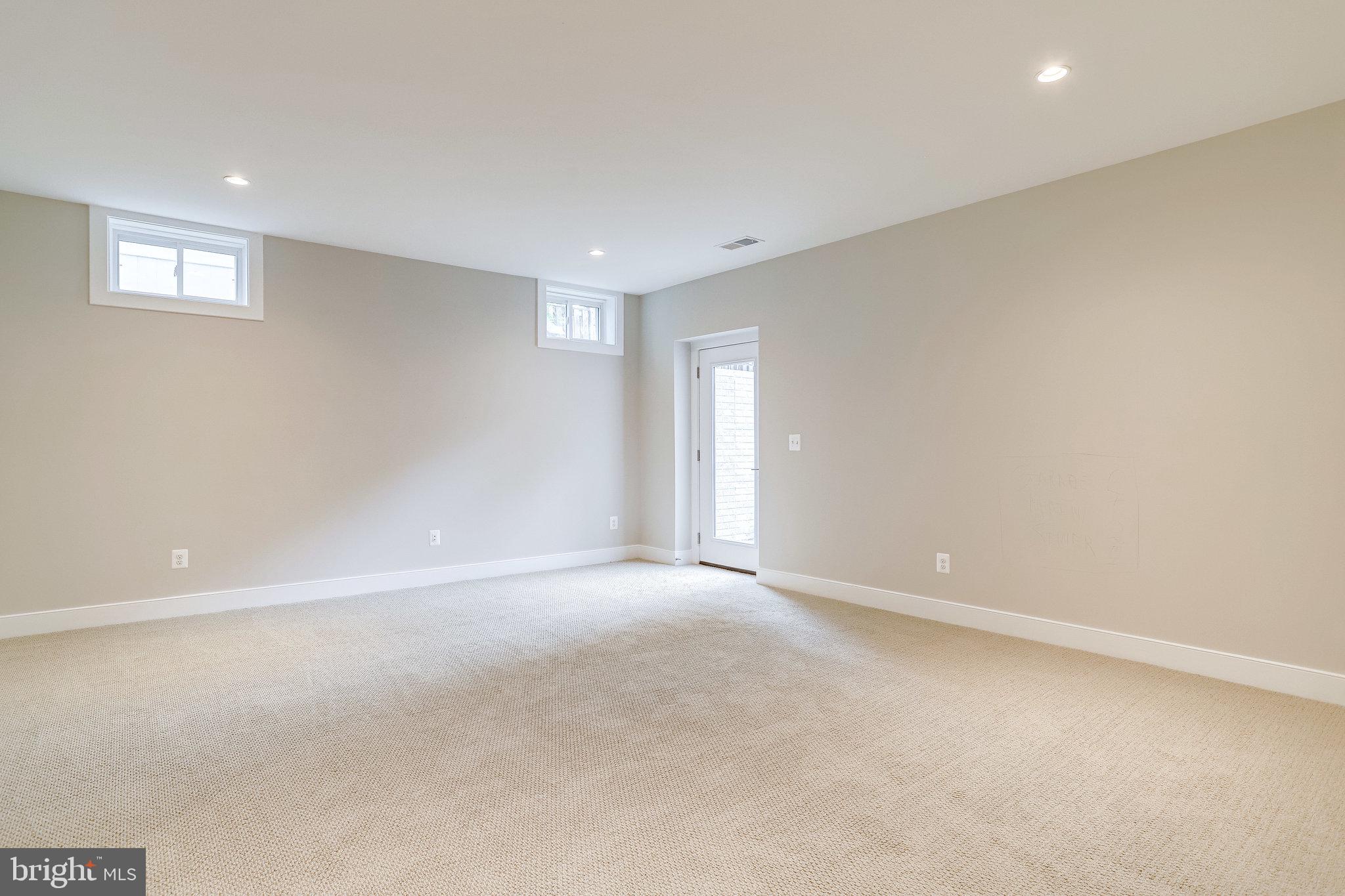 SCHUTT ESTATE - Residential