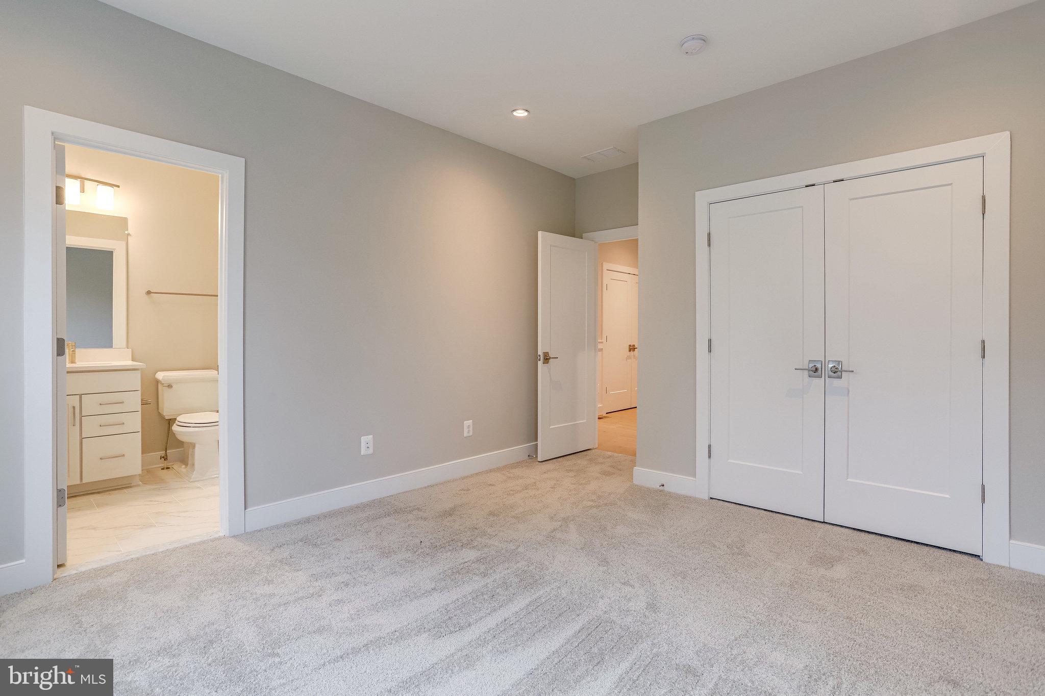 SCHUTT ESTATE - Residential