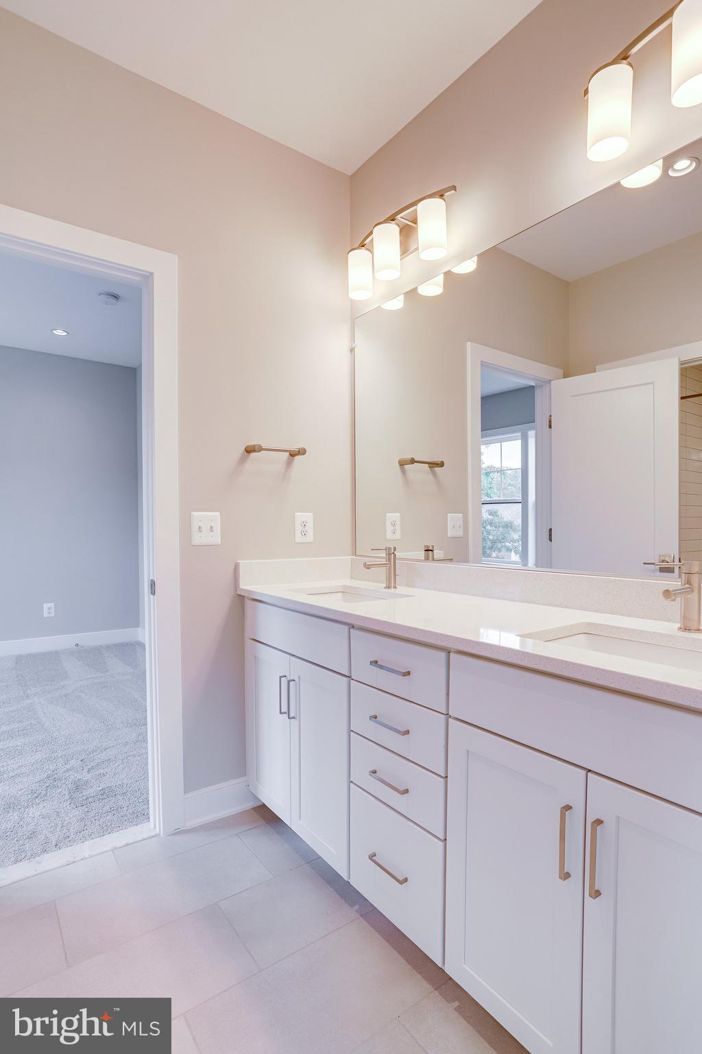 SCHUTT ESTATE - Residential