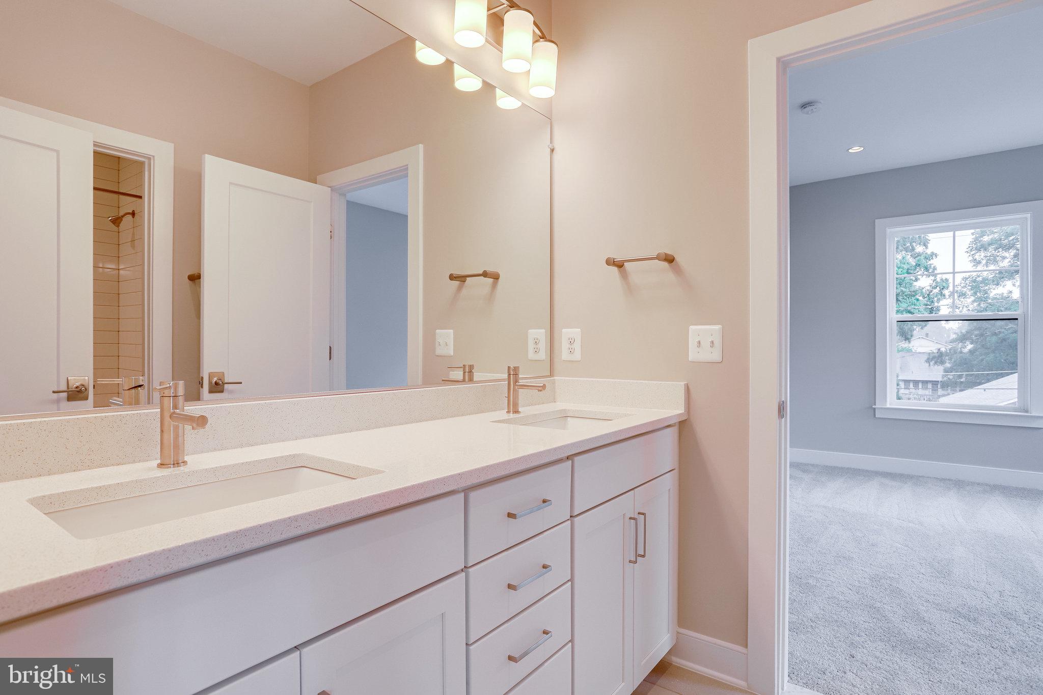 SCHUTT ESTATE - Residential