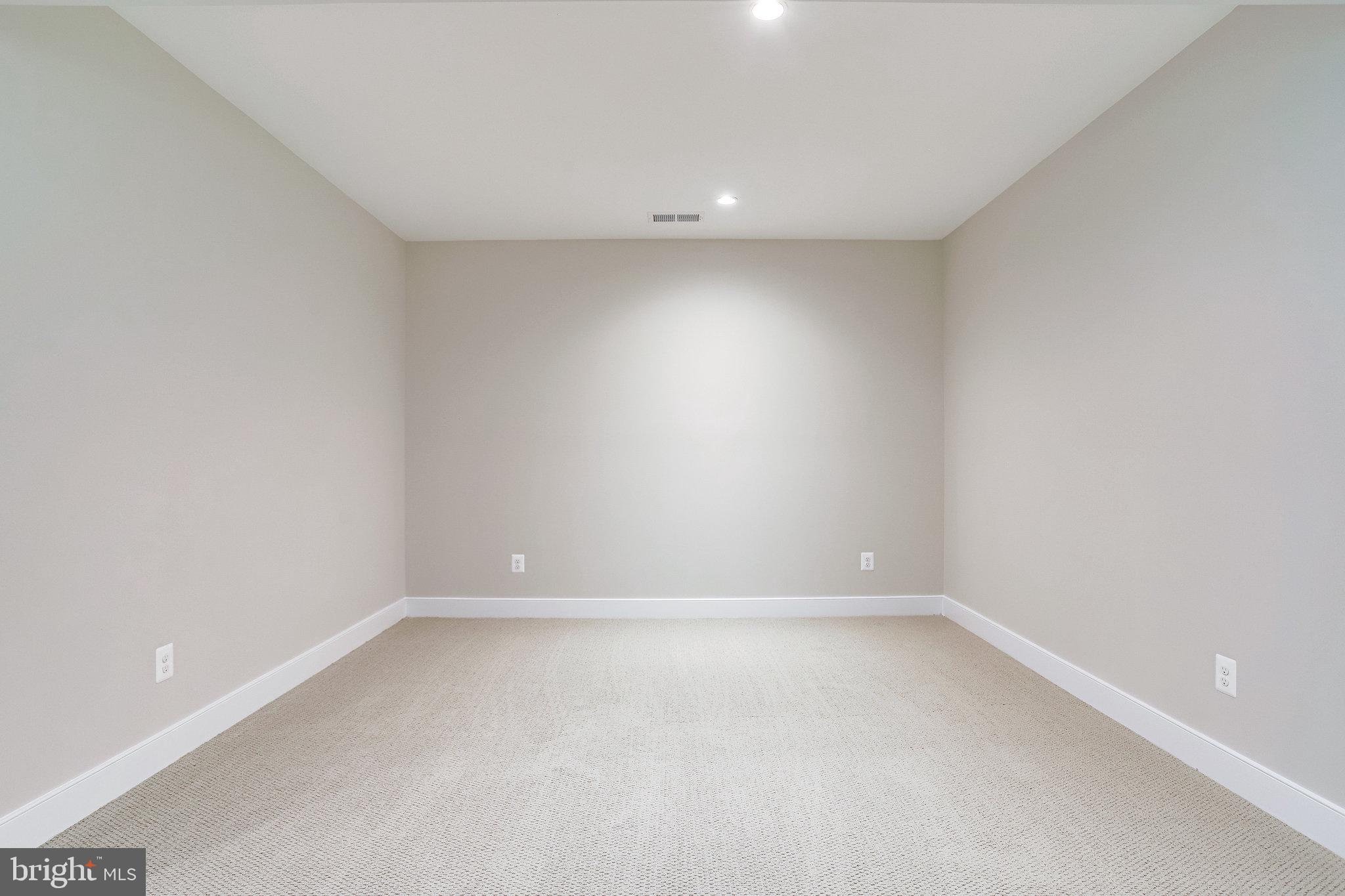 SCHUTT ESTATE - Residential