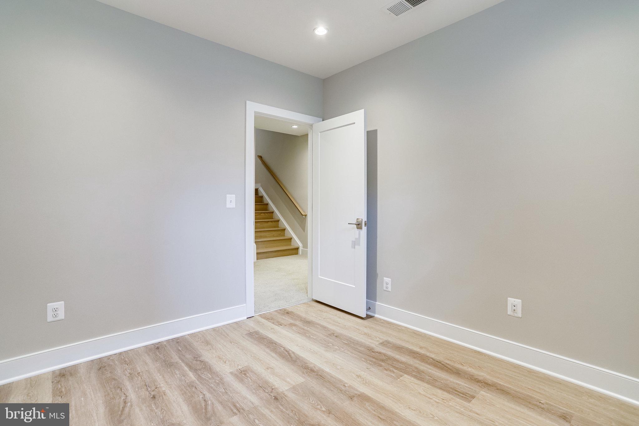 SCHUTT ESTATE - Residential