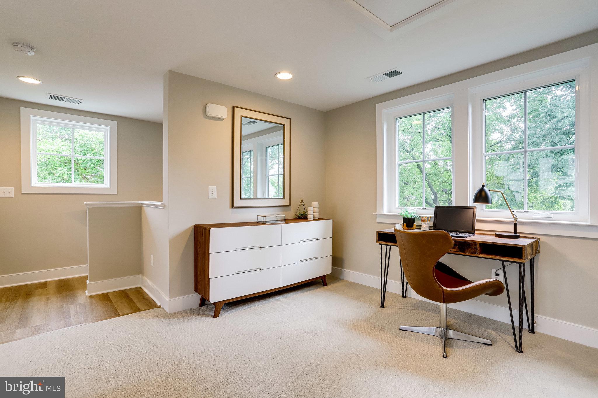 SCHUTT ESTATE - Residential