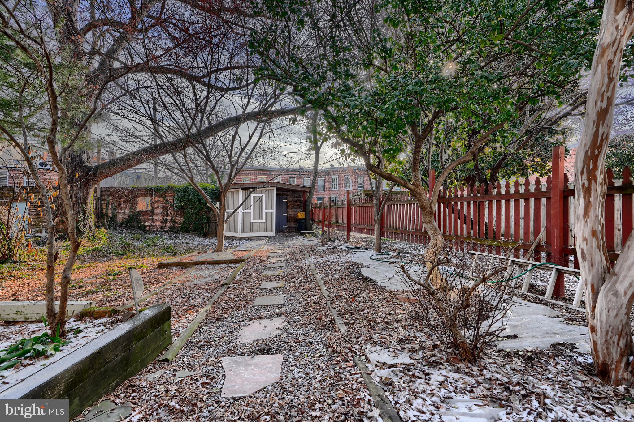 UNION SQUARE - Residential Lease
