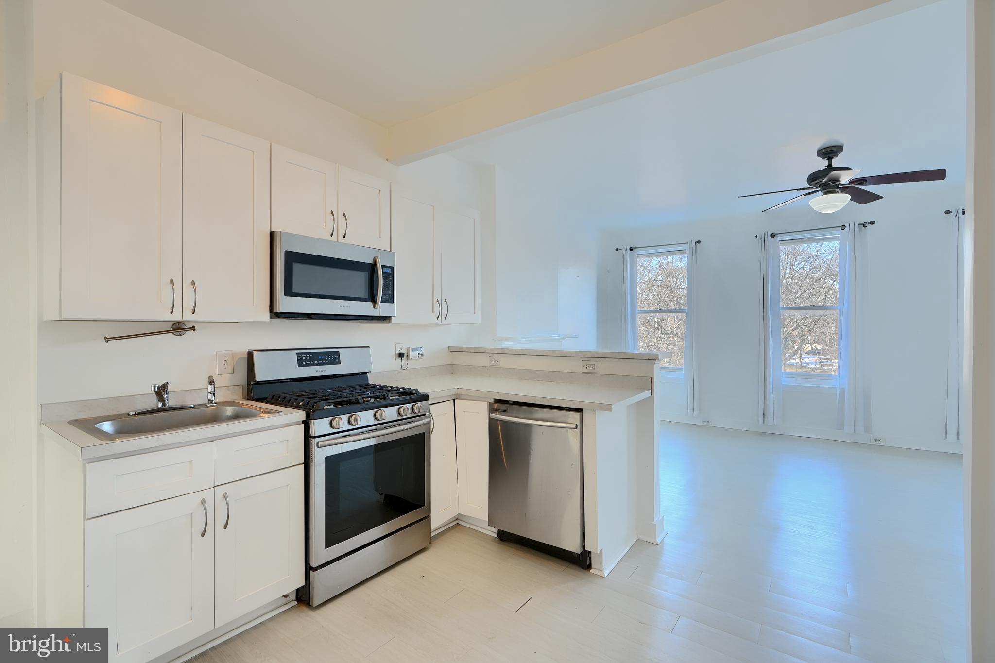 A 1 bedroom 1 bath Unit for rent within a coded building. Close to major highways, John Hopkins, The harbor, train station and BWI.