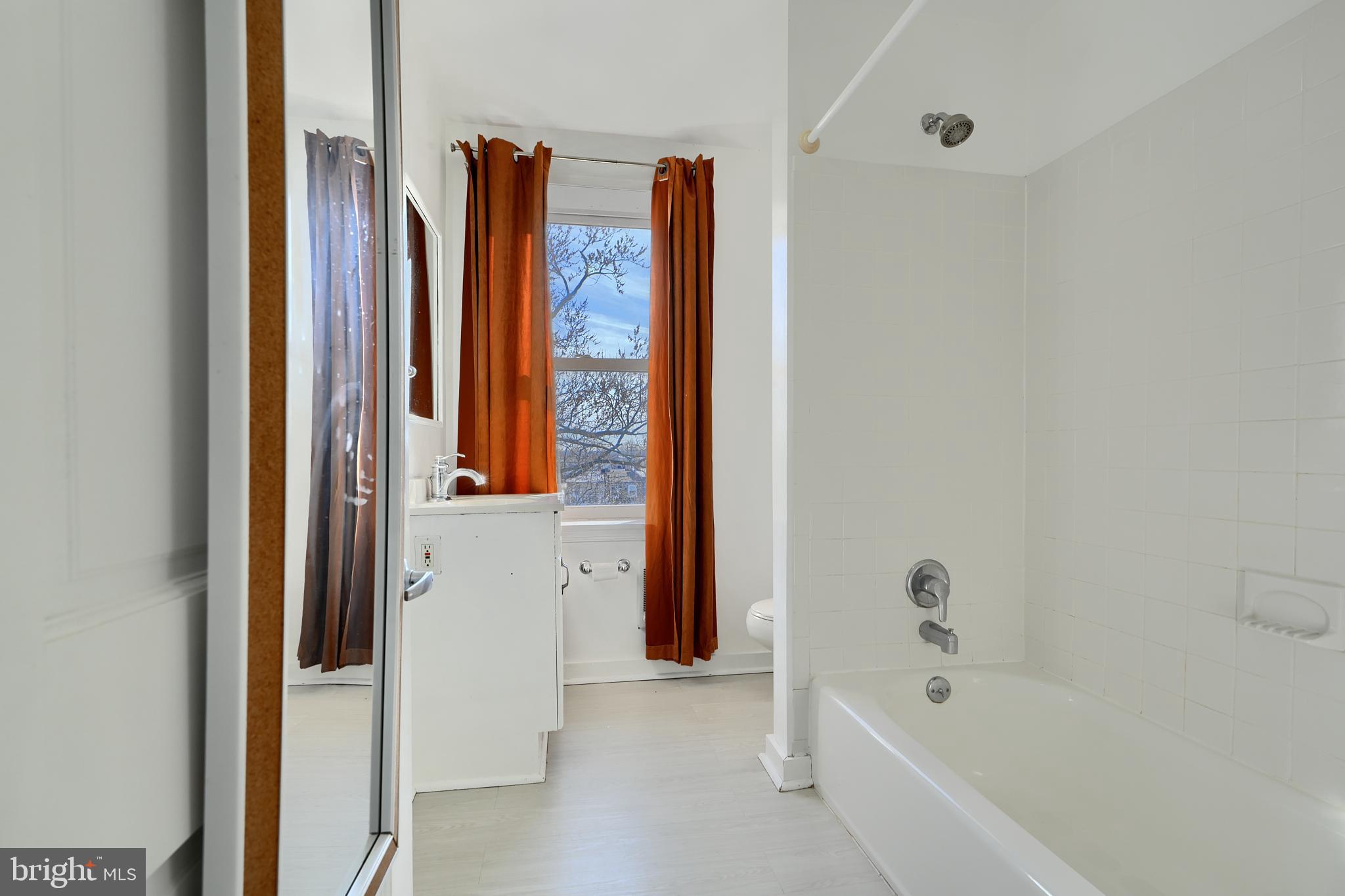 UNION SQUARE - Residential Lease