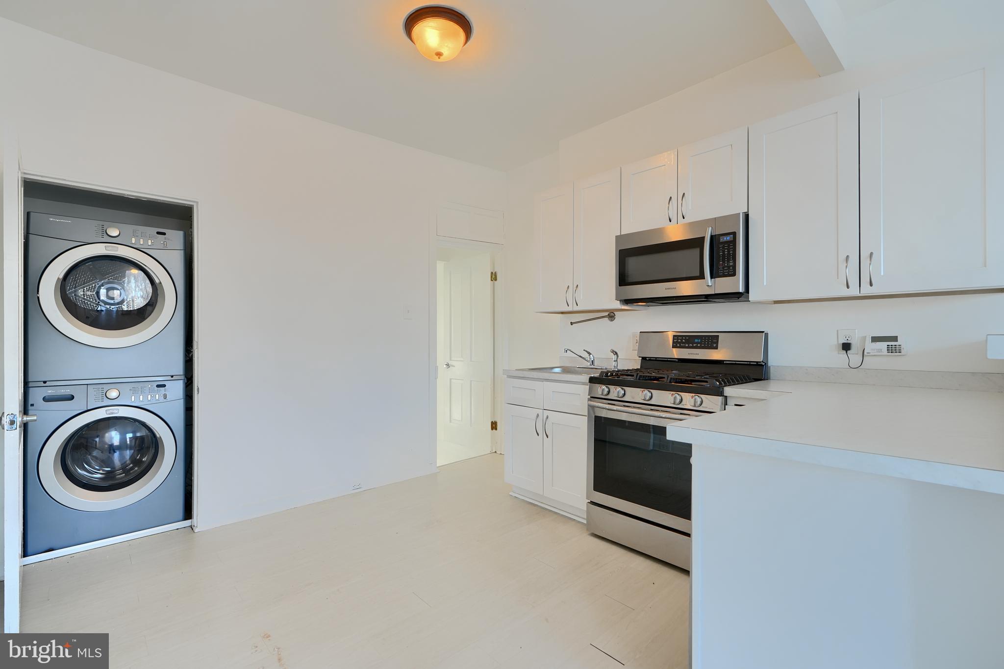 UNION SQUARE - Residential Lease